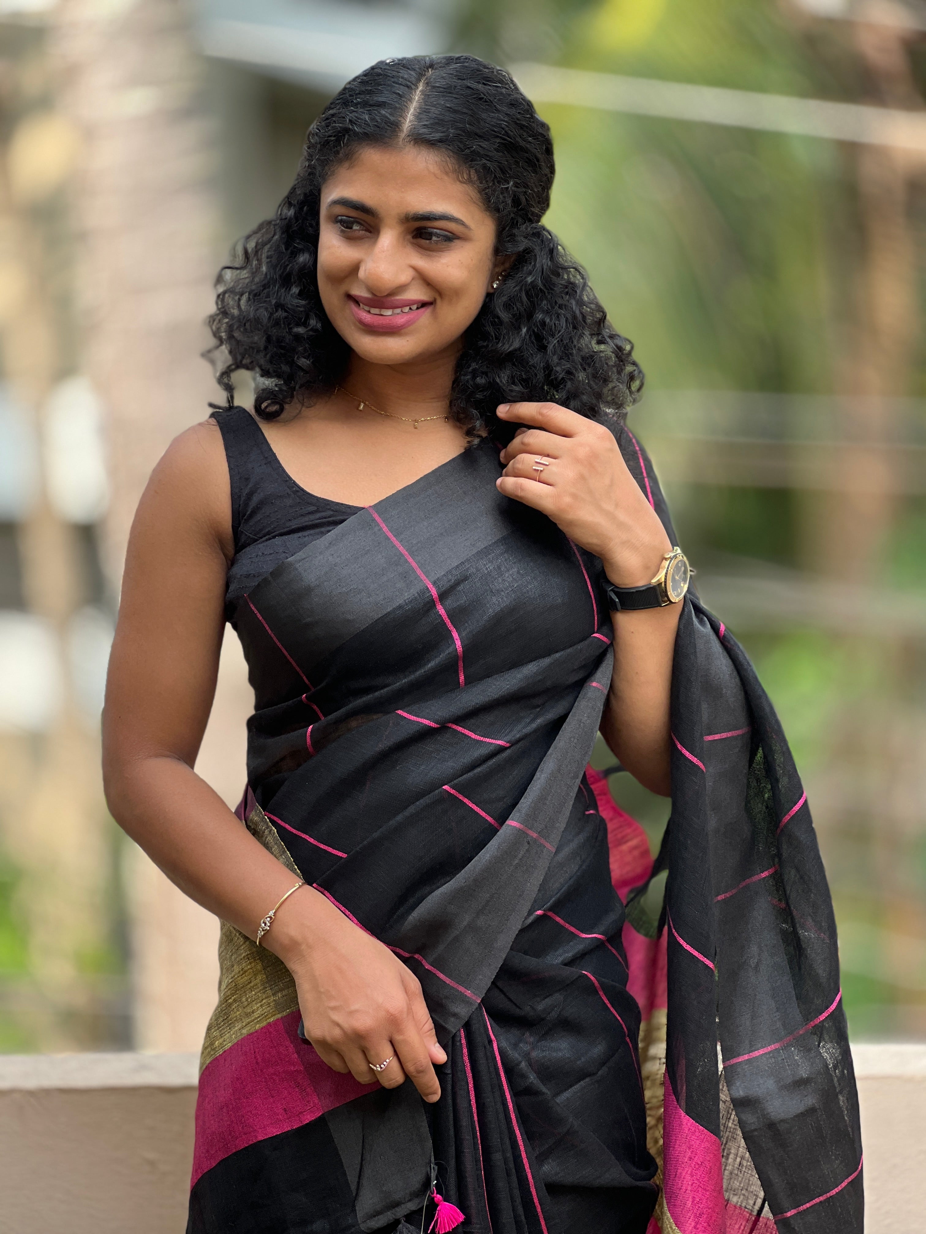 Multi Color Zari Check Pattern Blended Linen Saree | DLS130