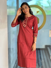 Panel Embroidery Detailing Cotton Kurta | DIL157