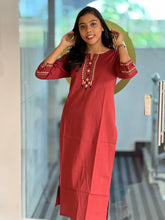 Panel Embroidery Detailing Cotton Kurta | DIL157