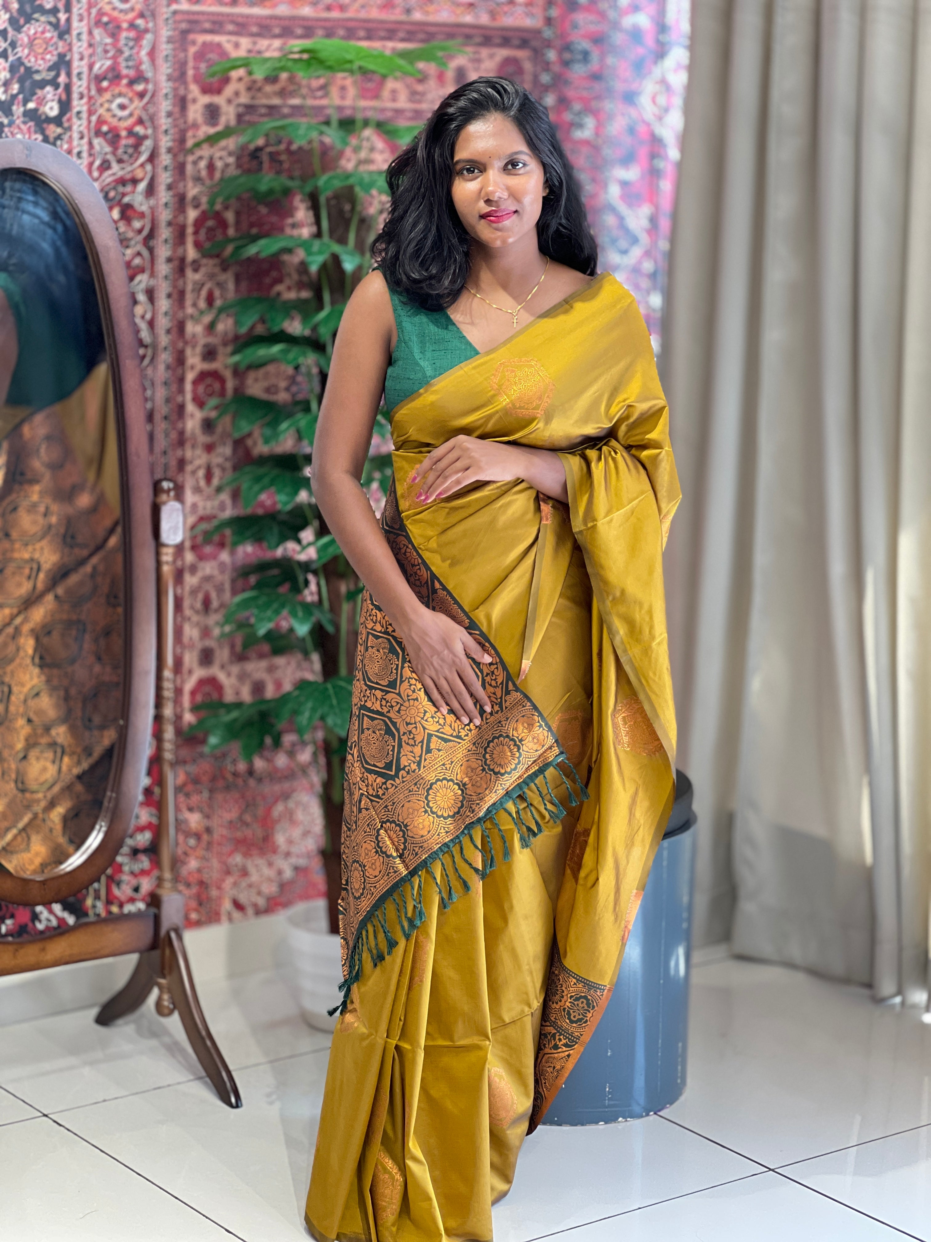 Antique Zari Weaved Traditional Patterned Semi Silk Saree | GP101