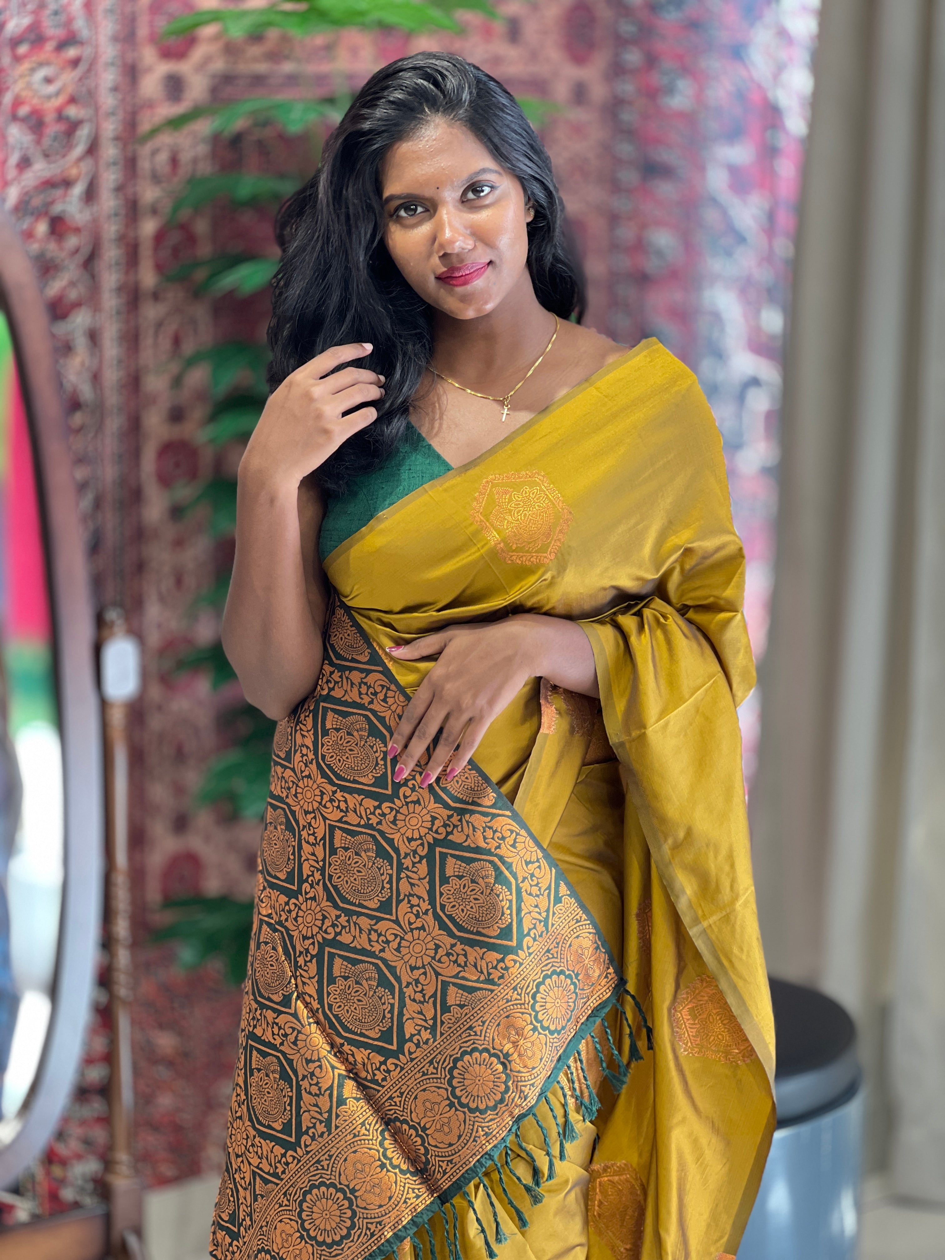Antique Zari Weaved Traditional Patterned Semi Silk Saree | GP101