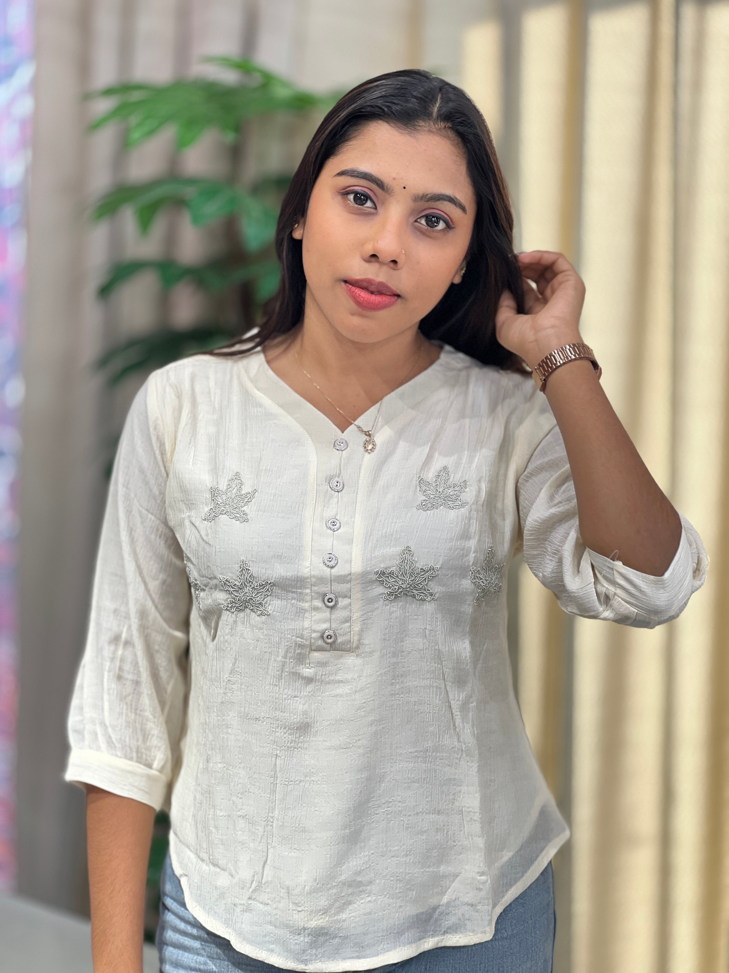 Zaridosi & Beads Embroidered Crushed Silk Short Kurta | PGI280