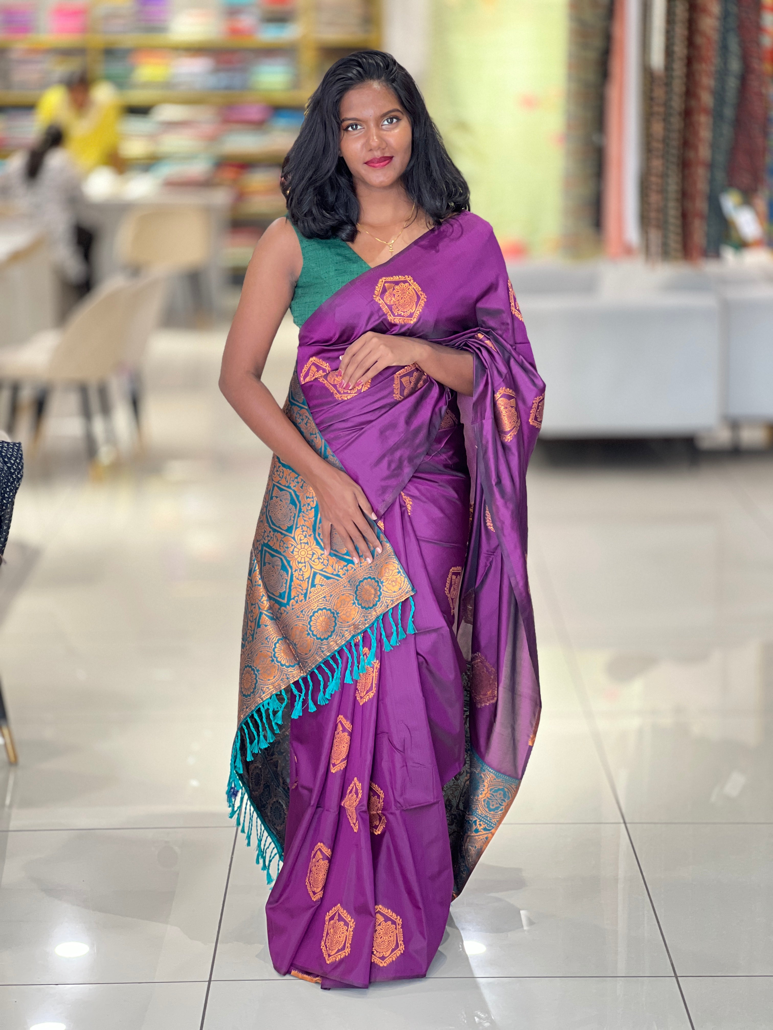 Antique Zari Weaved Traditional Patterned Semi Silk Saree | GP102