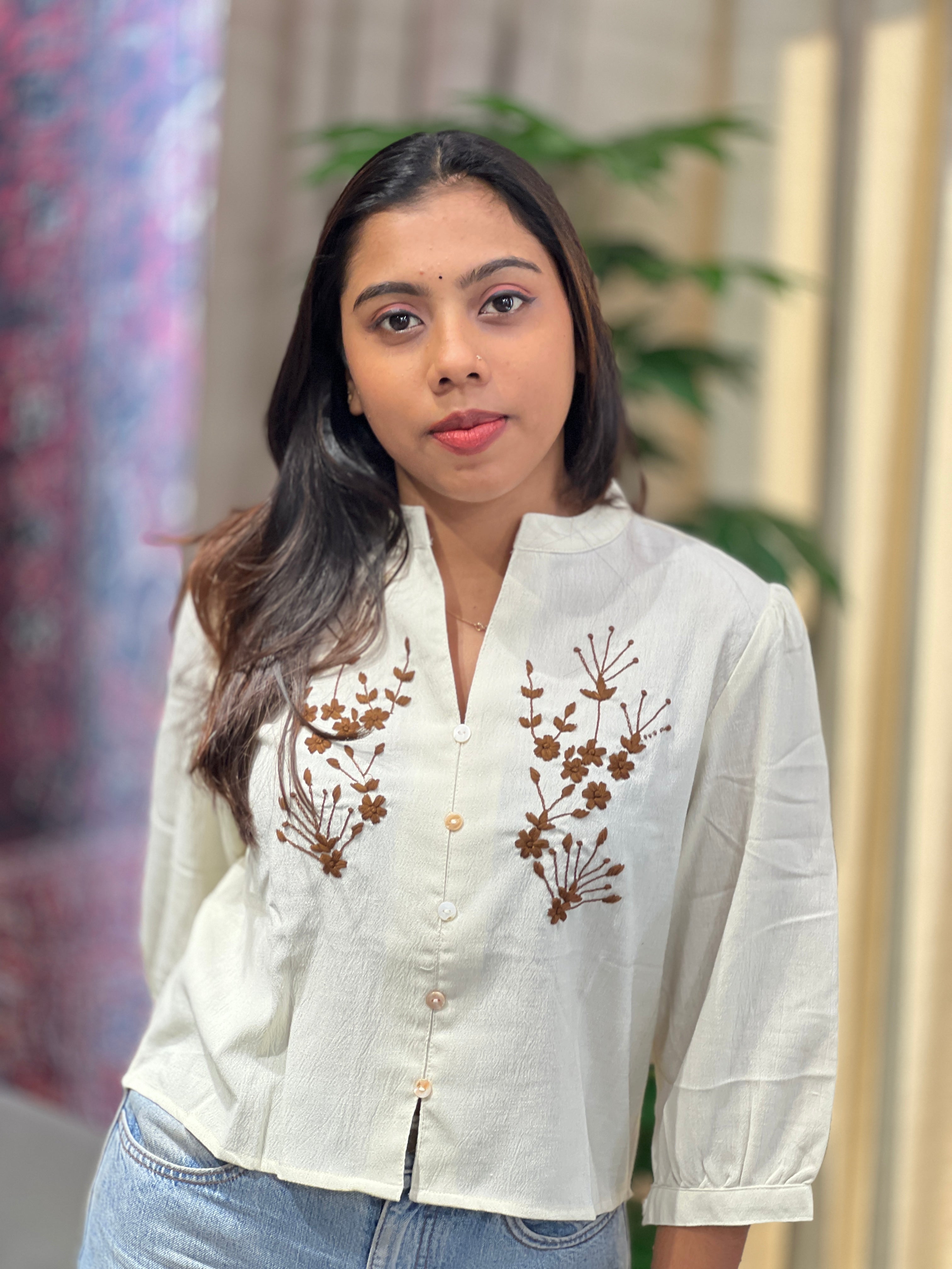 Floral Embroidery Detailed Linen-Cotton Short Kurta | PGI270