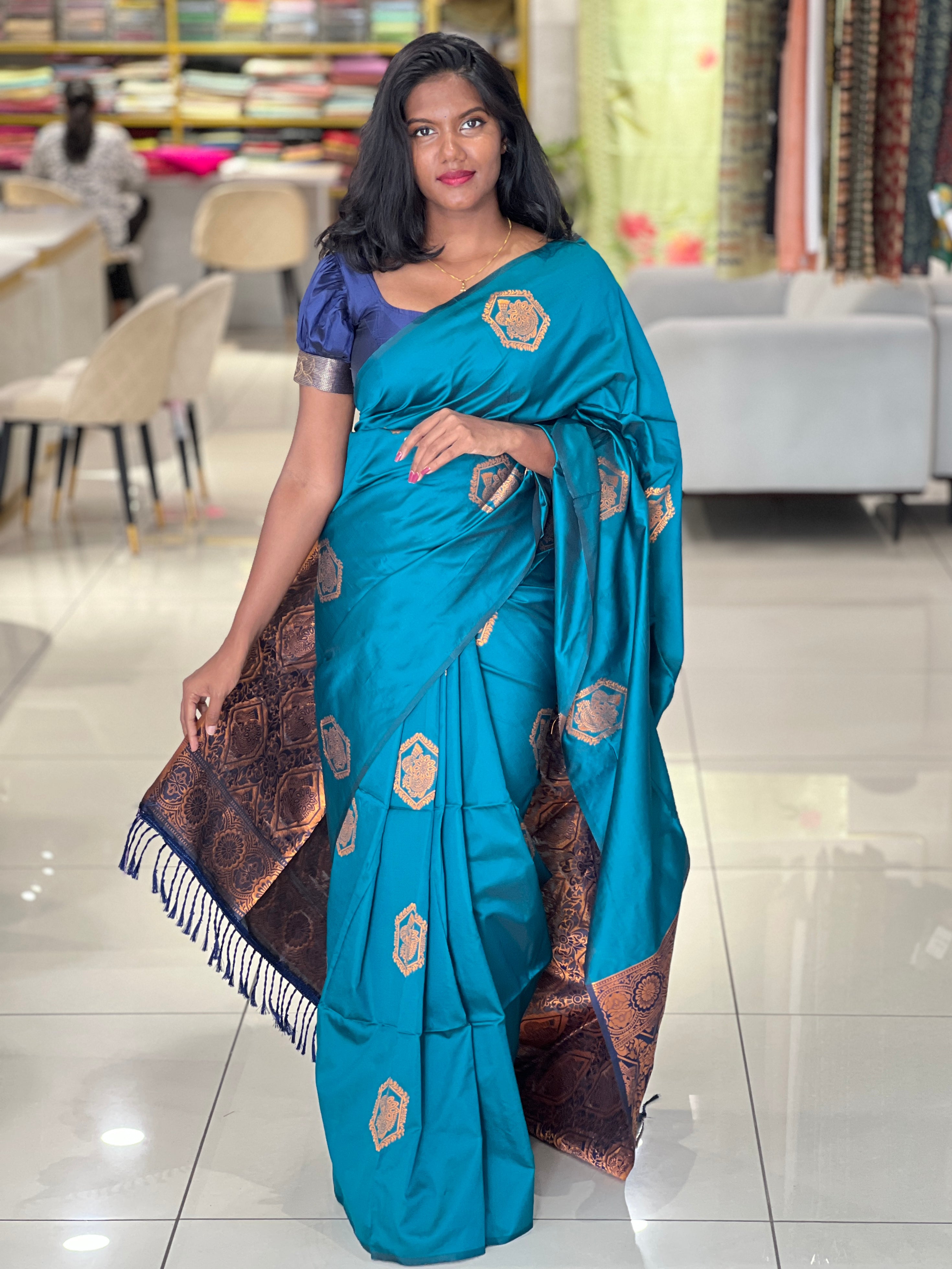 Antique Zari Weaved Traditional Patterned Semi Silk Saree | GP107