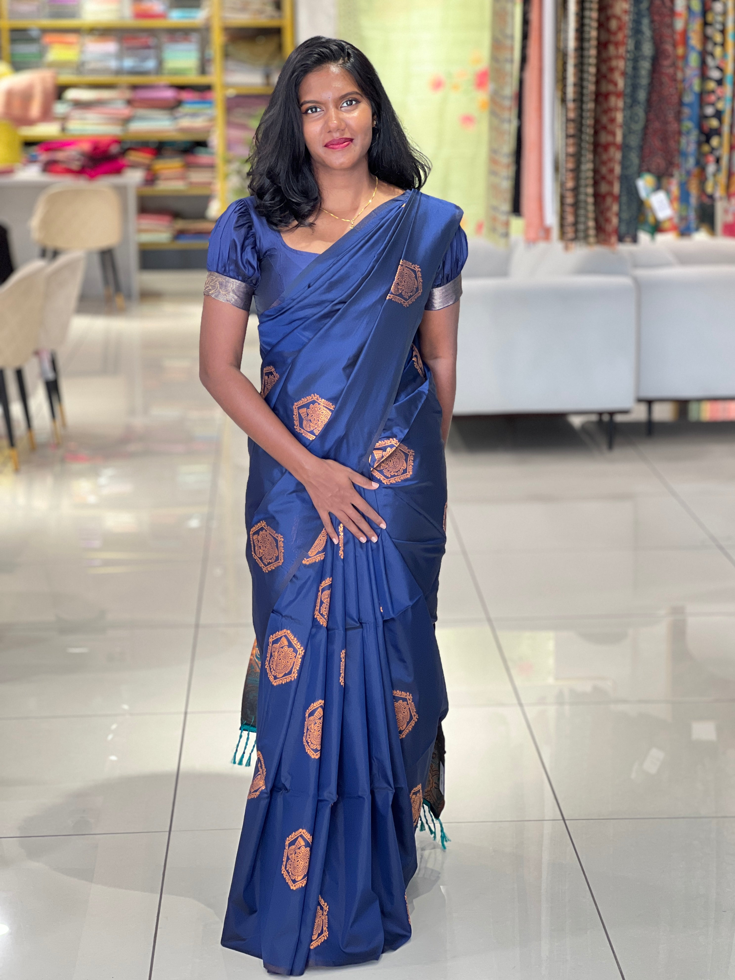 Antique Zari Weaved Traditional Patterned Semi Silk Saree | GP105