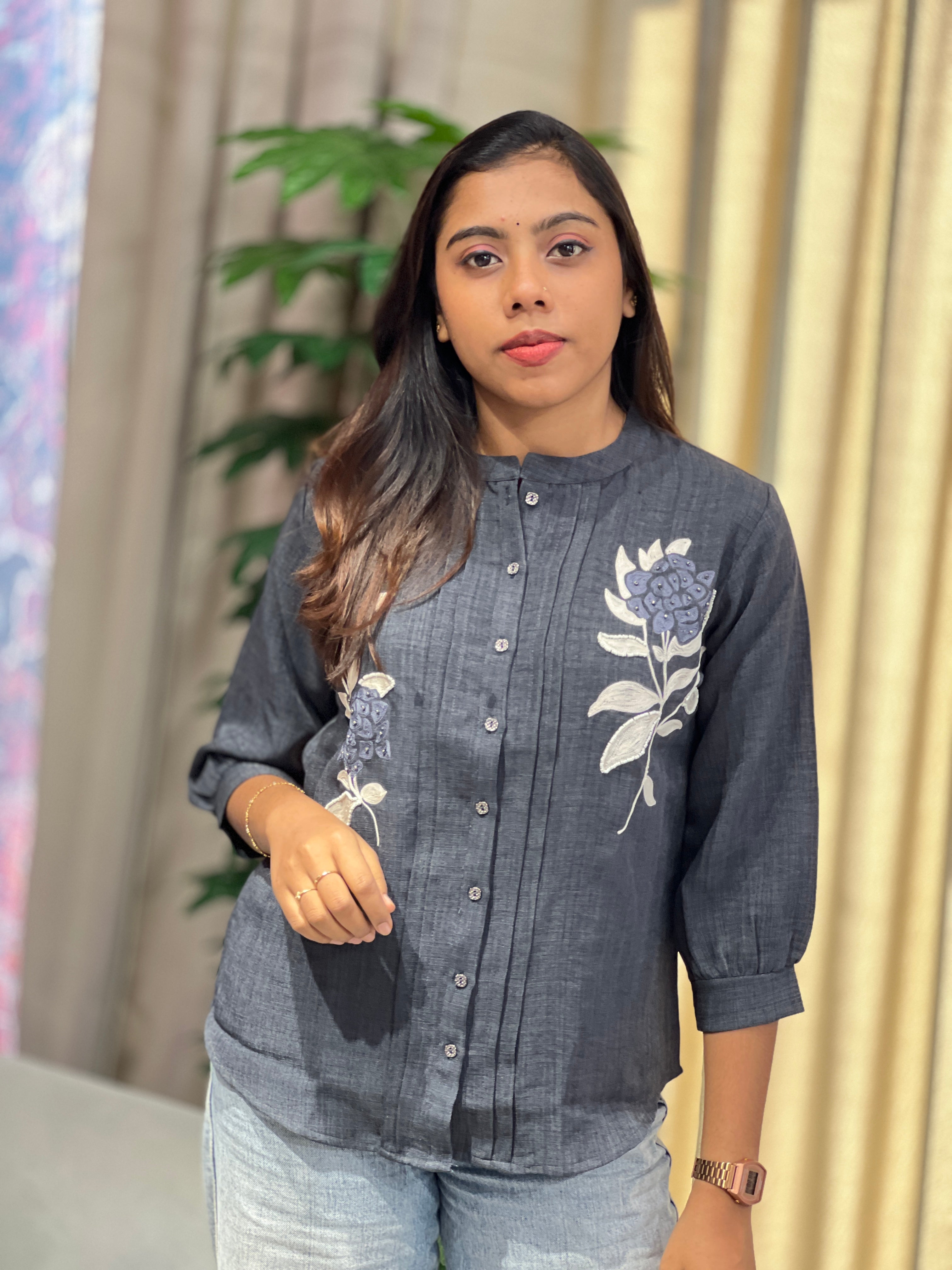 Floral Embroidery Detailed Linen-Cotton Short Kurta | PGI257