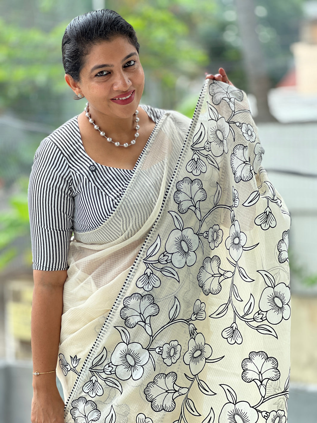 Floral Applique Detailed Kota Saree | BLD1290