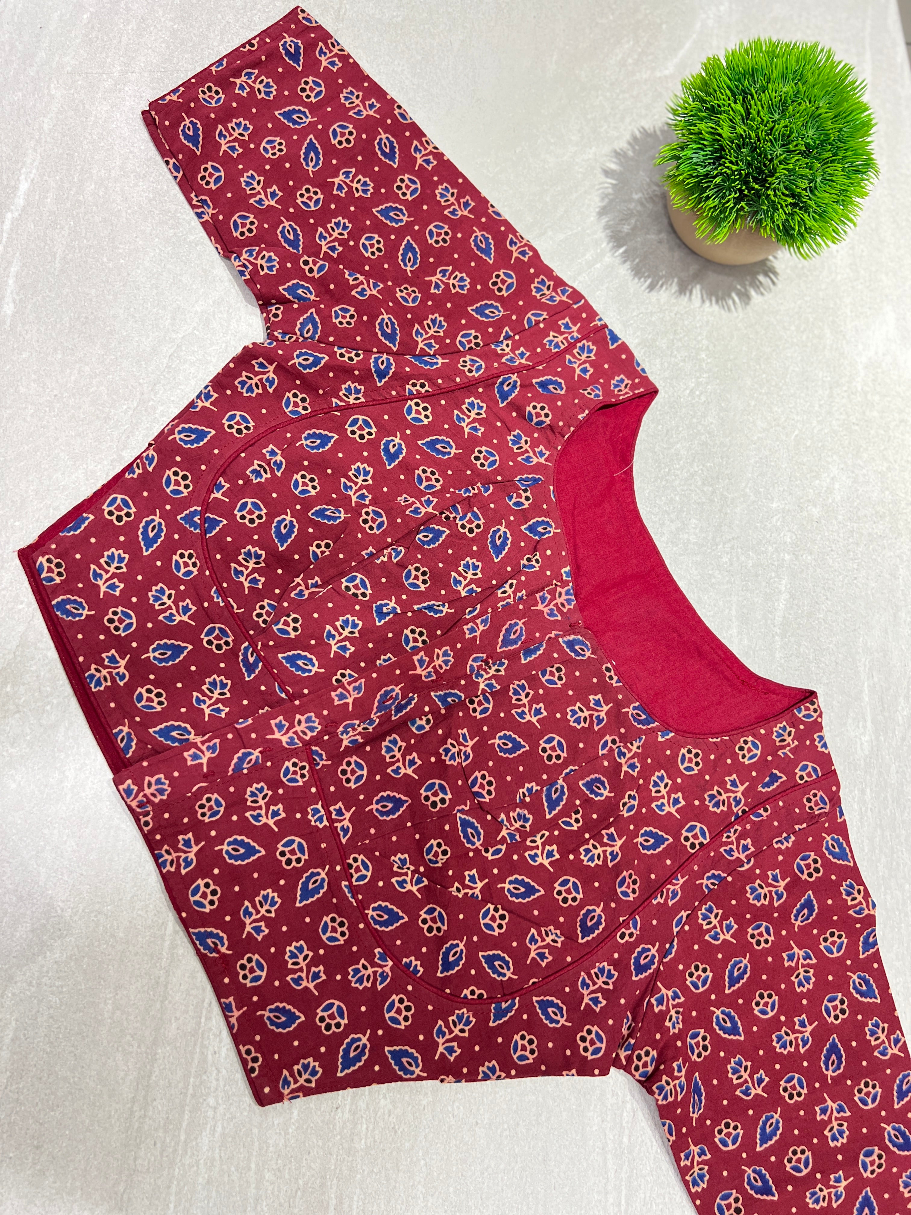 Princess Line Cut Cotton Blouse | AHR337