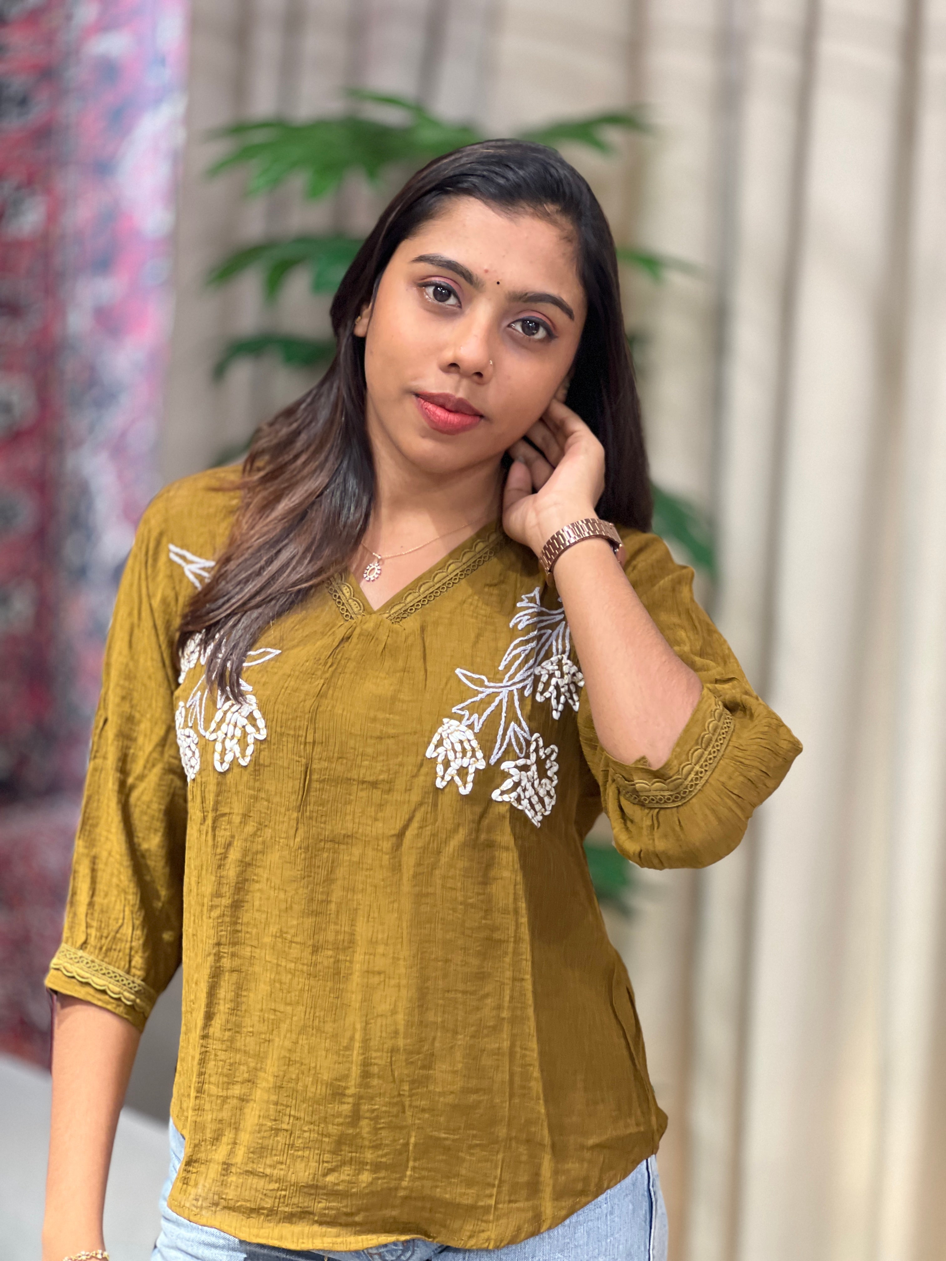 Embroidery Detailed Rayon Short Kurta | PGI244