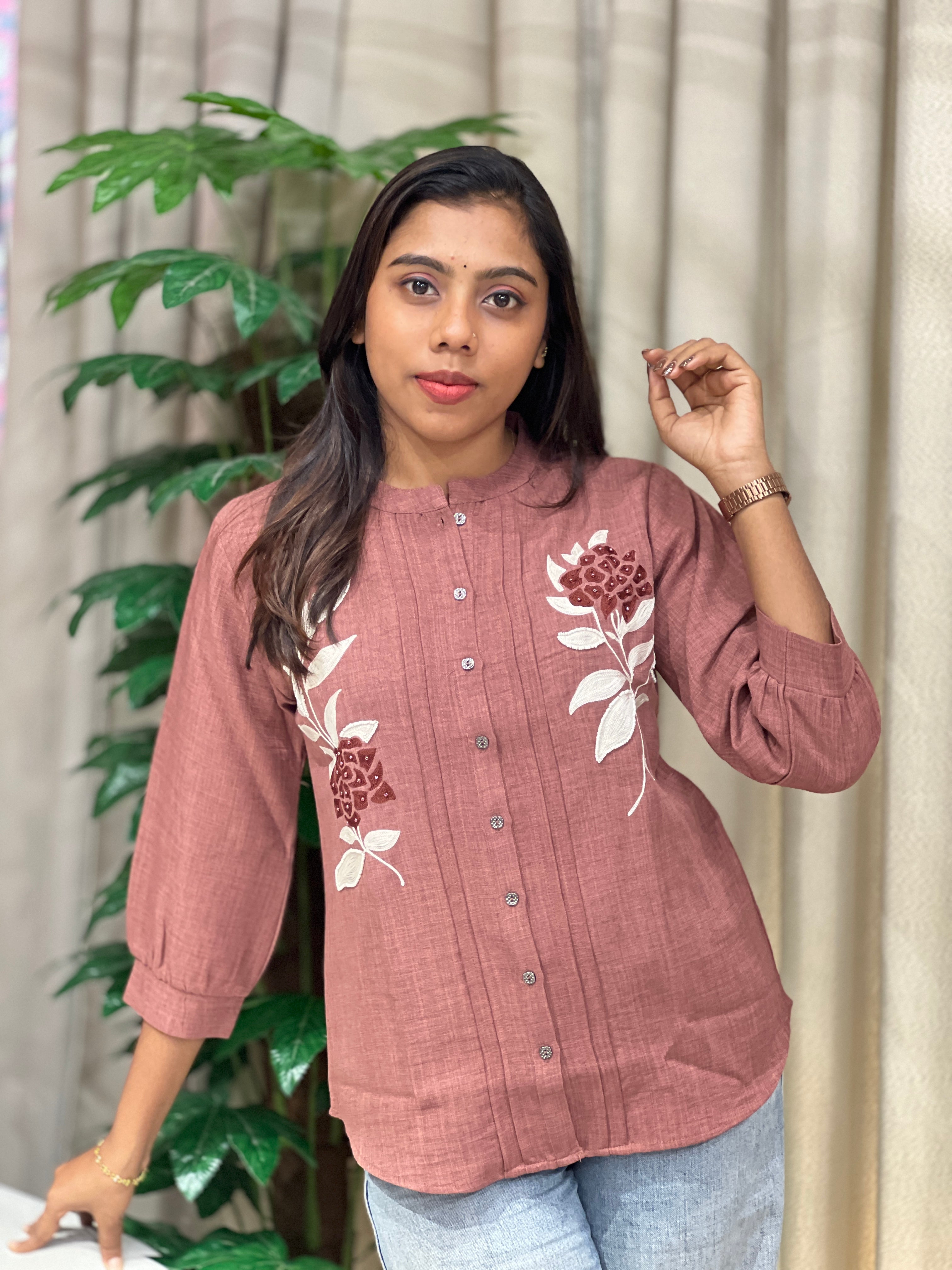 Floral Embroidery Detailed Linen-Cotton Short Kurta | PGI256