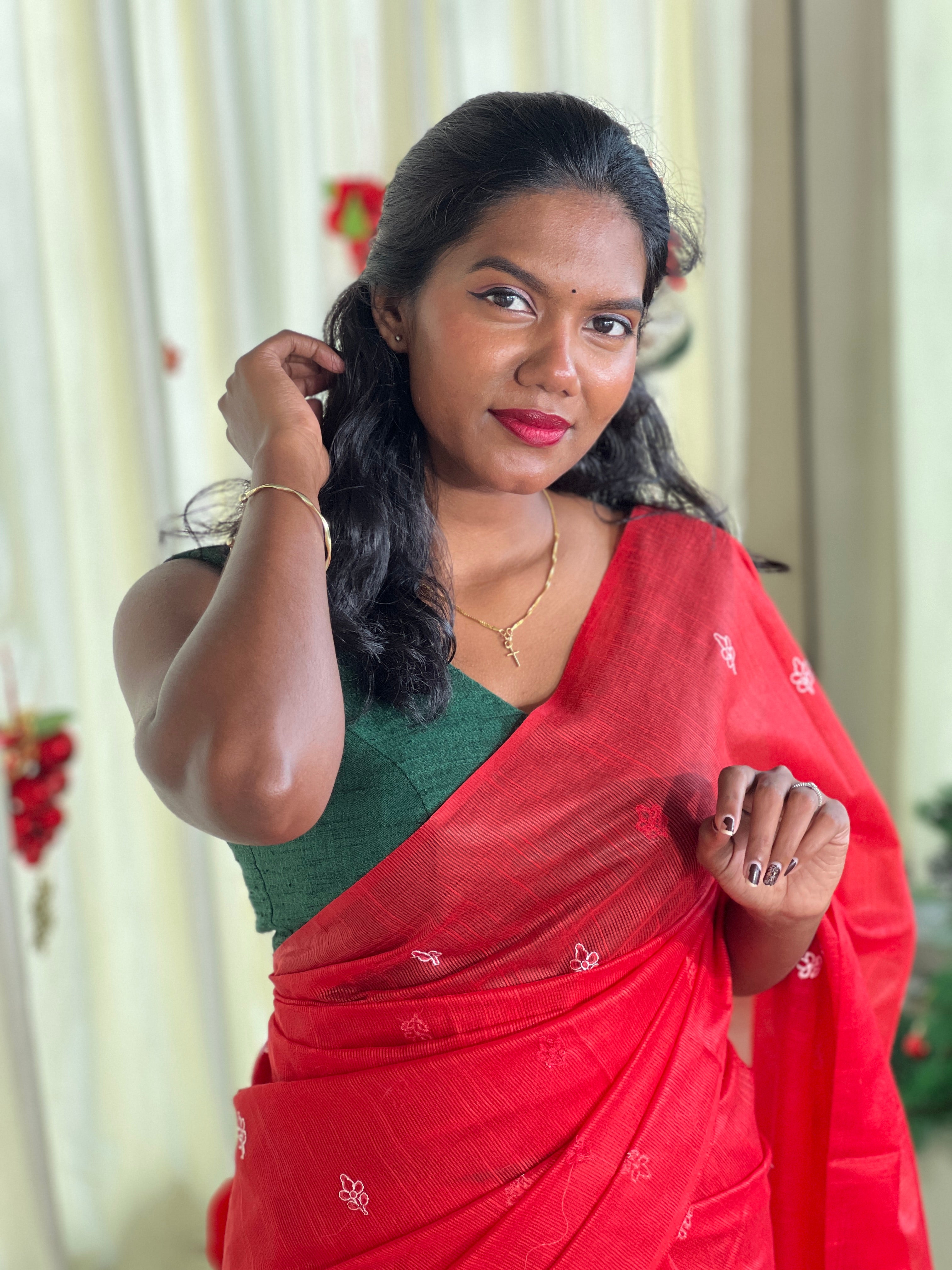 Thread  Embroidery Detailed Organza Saree | NHH576