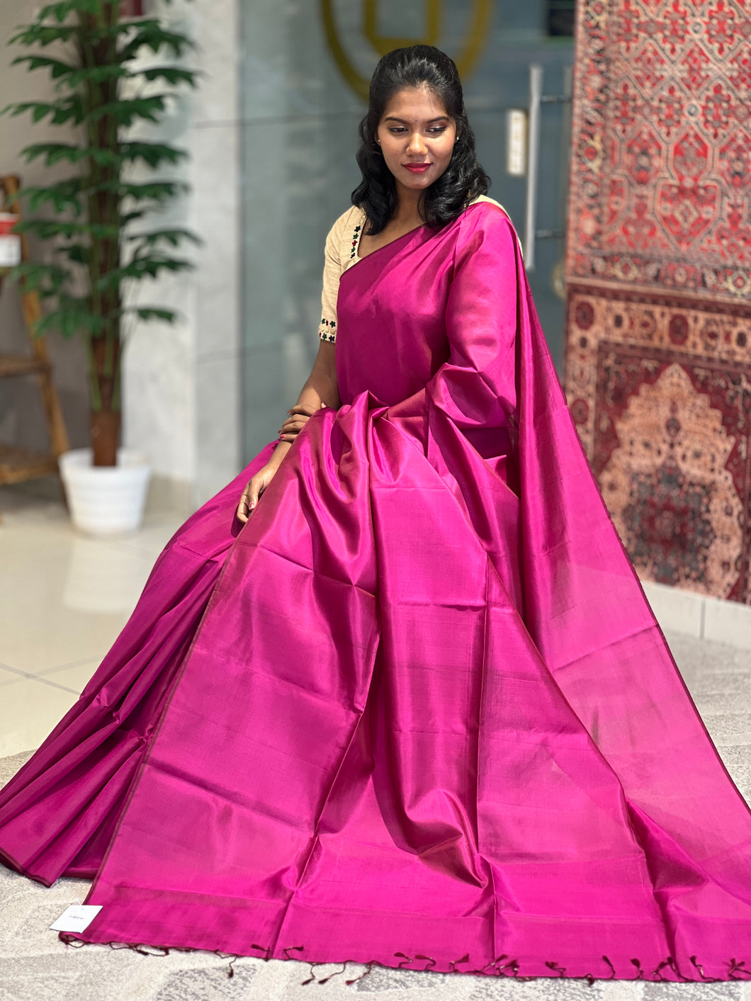 Solid Patterned Silk Saree | GR147