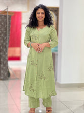 Floral Placement Embroidered Dobby Cotton Kurta | NCF253