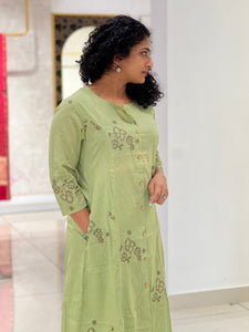 Floral Placement Embroidered Dobby Cotton Kurta | NCF253