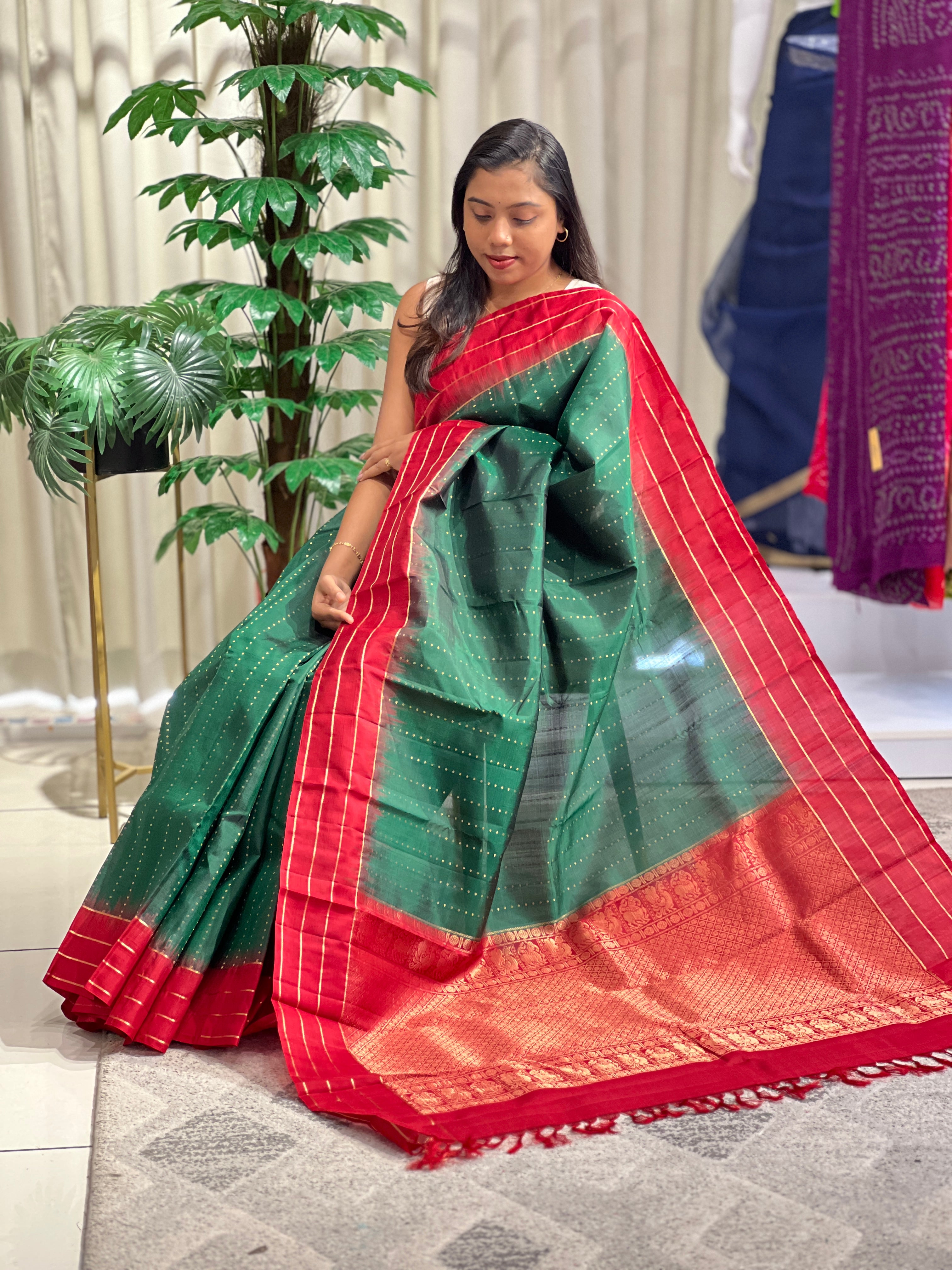 Golden Zari Woven Soft Silk Saree | SMT174