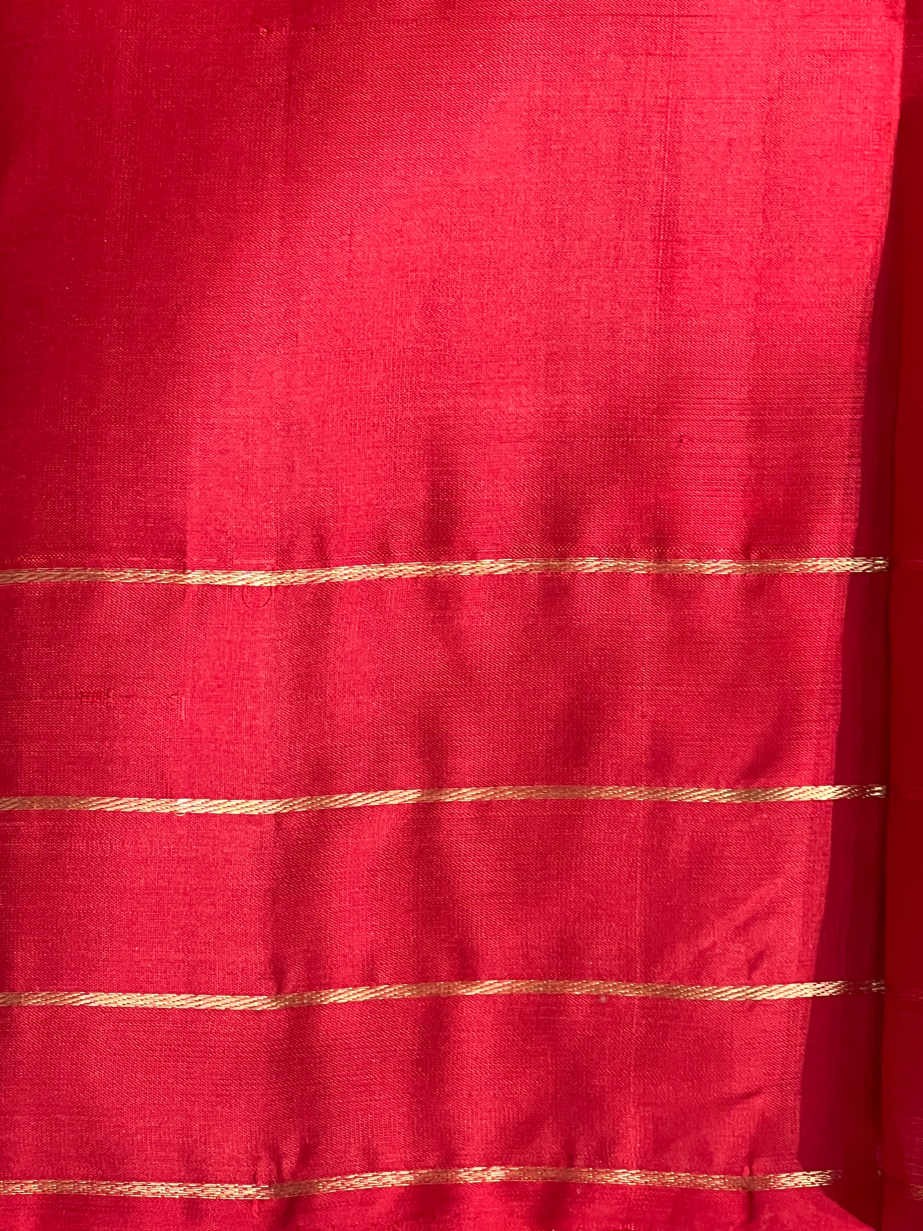 Golden Zari Woven Soft Silk Saree | SMT173