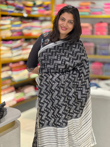 Bhandani Print Patterned Matka Tussar Saree | UVS103