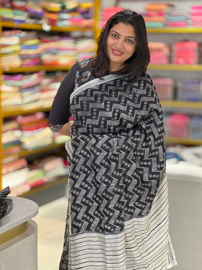 Bhandani Print Patterned Matka Tussar Saree | UVS103