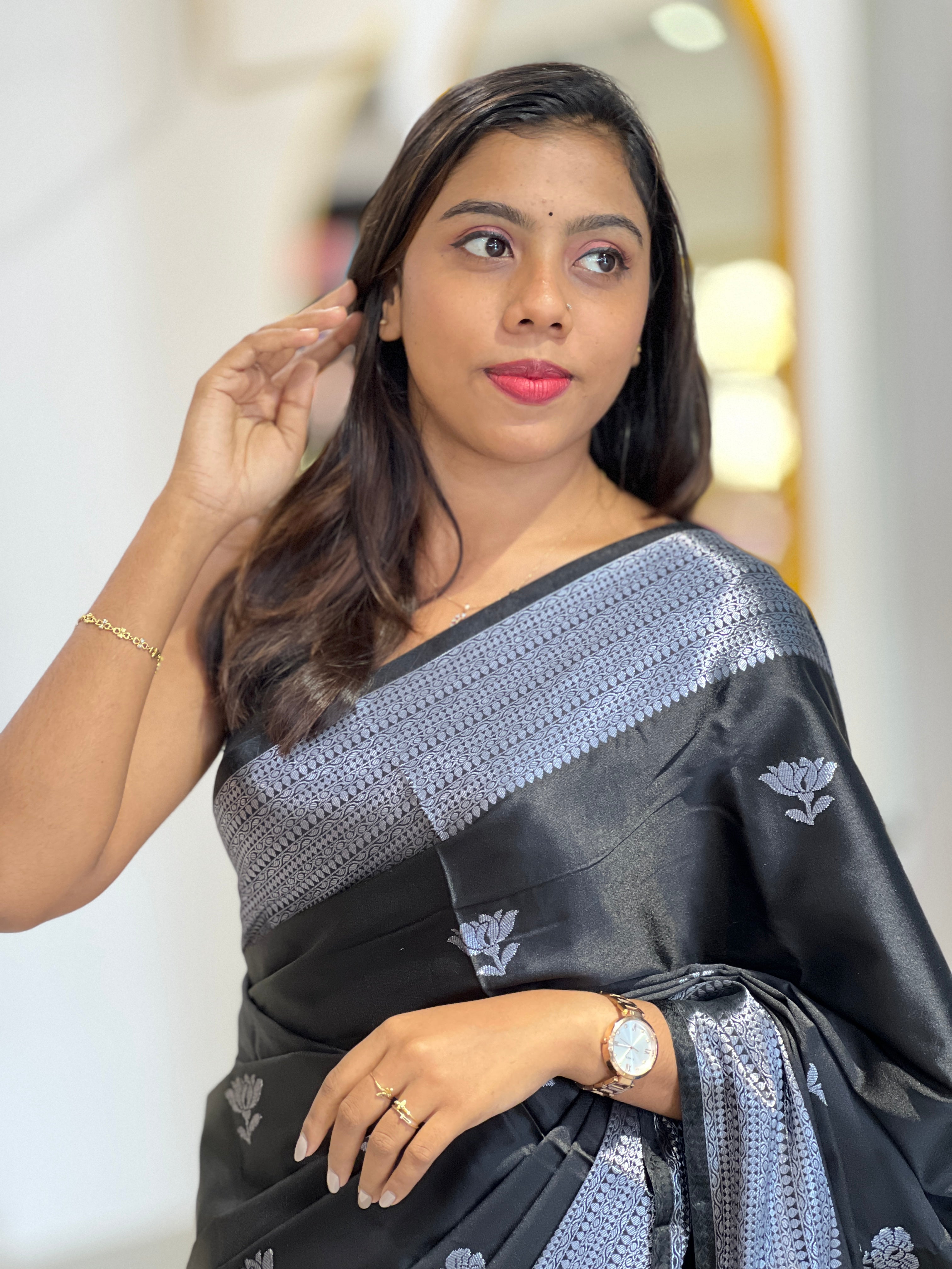 Zari Woven Banarasi Silk Saree | NN401