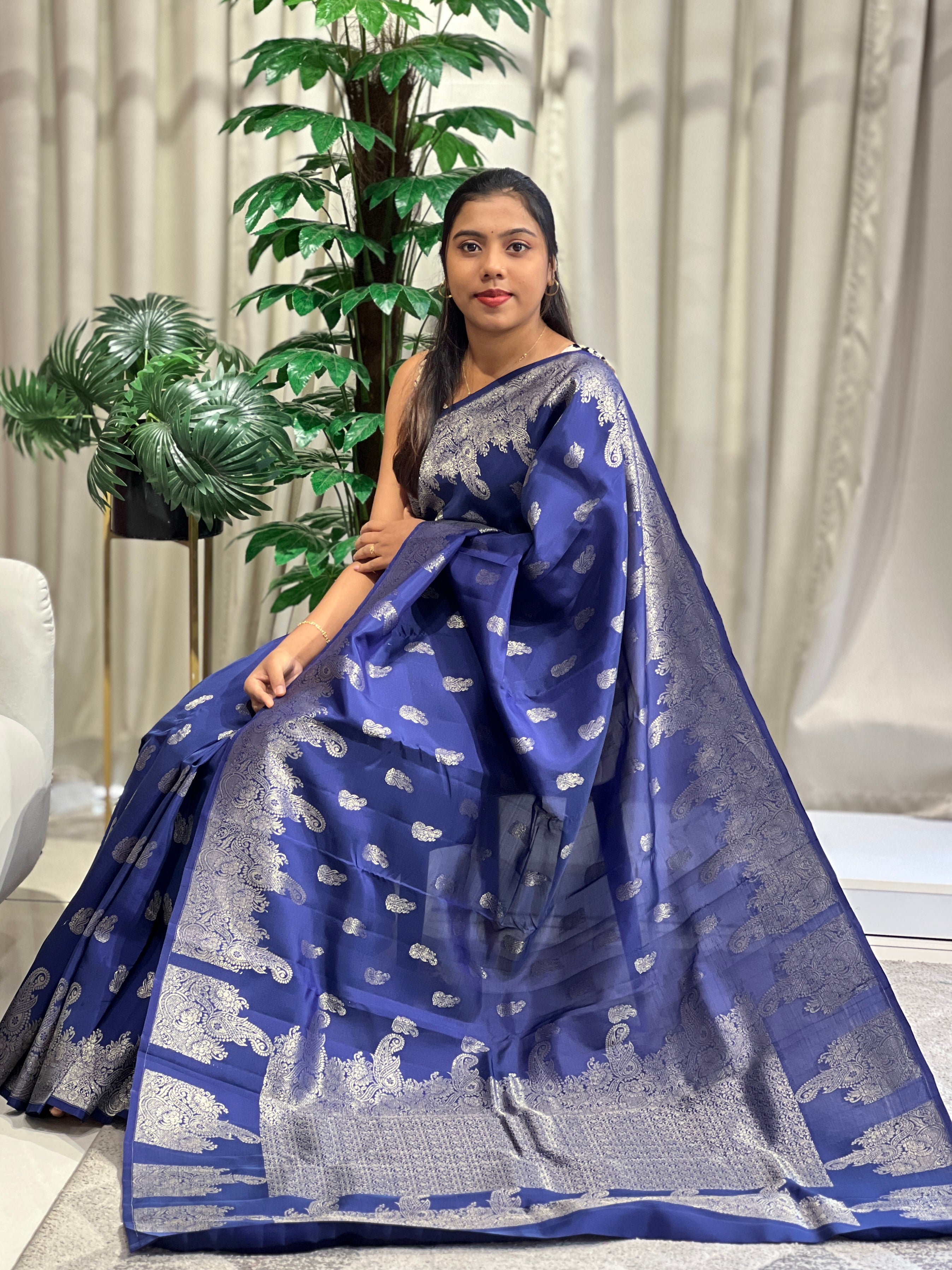 Paisley Pattern Soft Silk Saree |SMT235