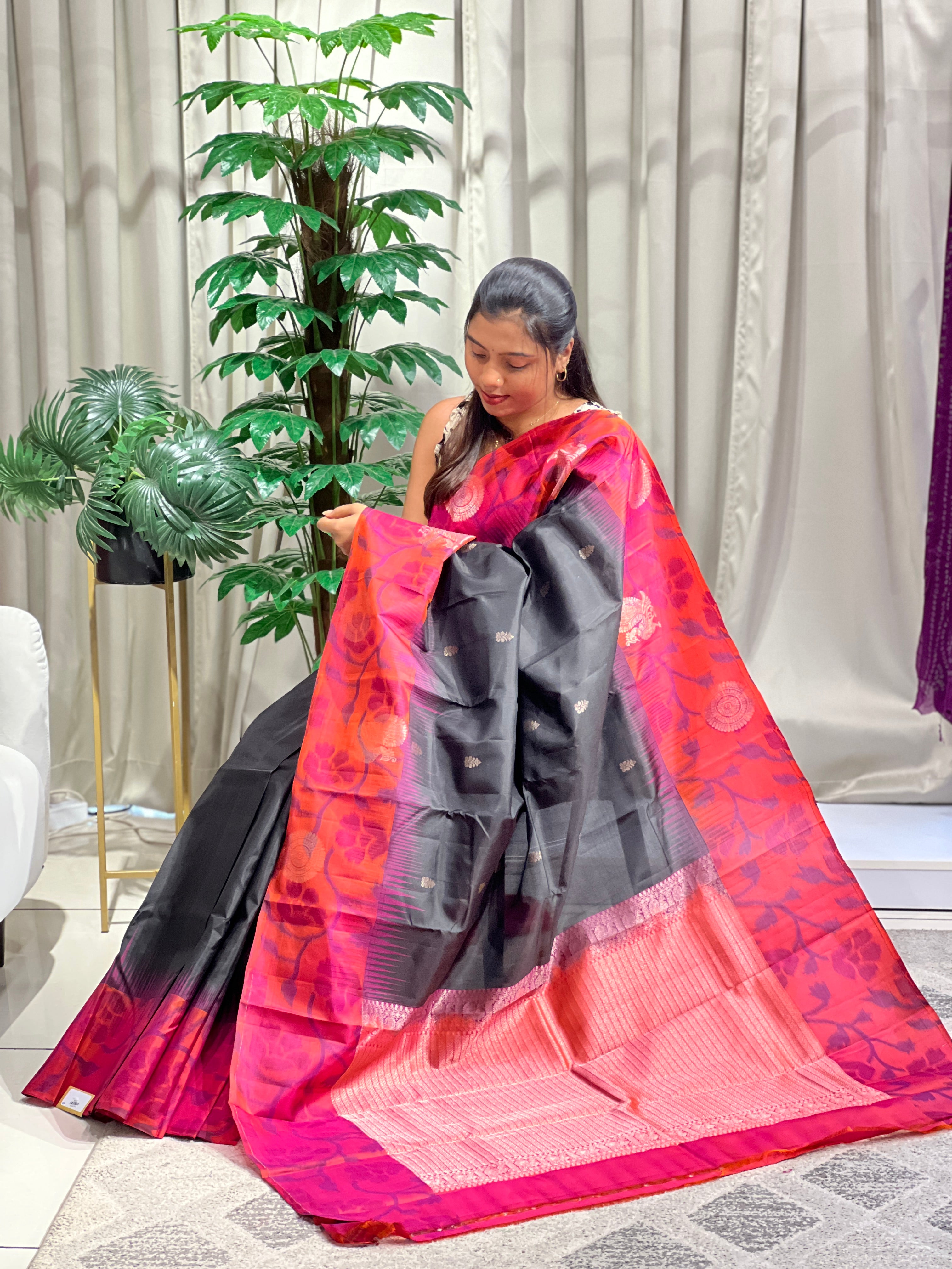 Elegant Buta Weaved Soft Silk Saree with Printed Border | SMT203