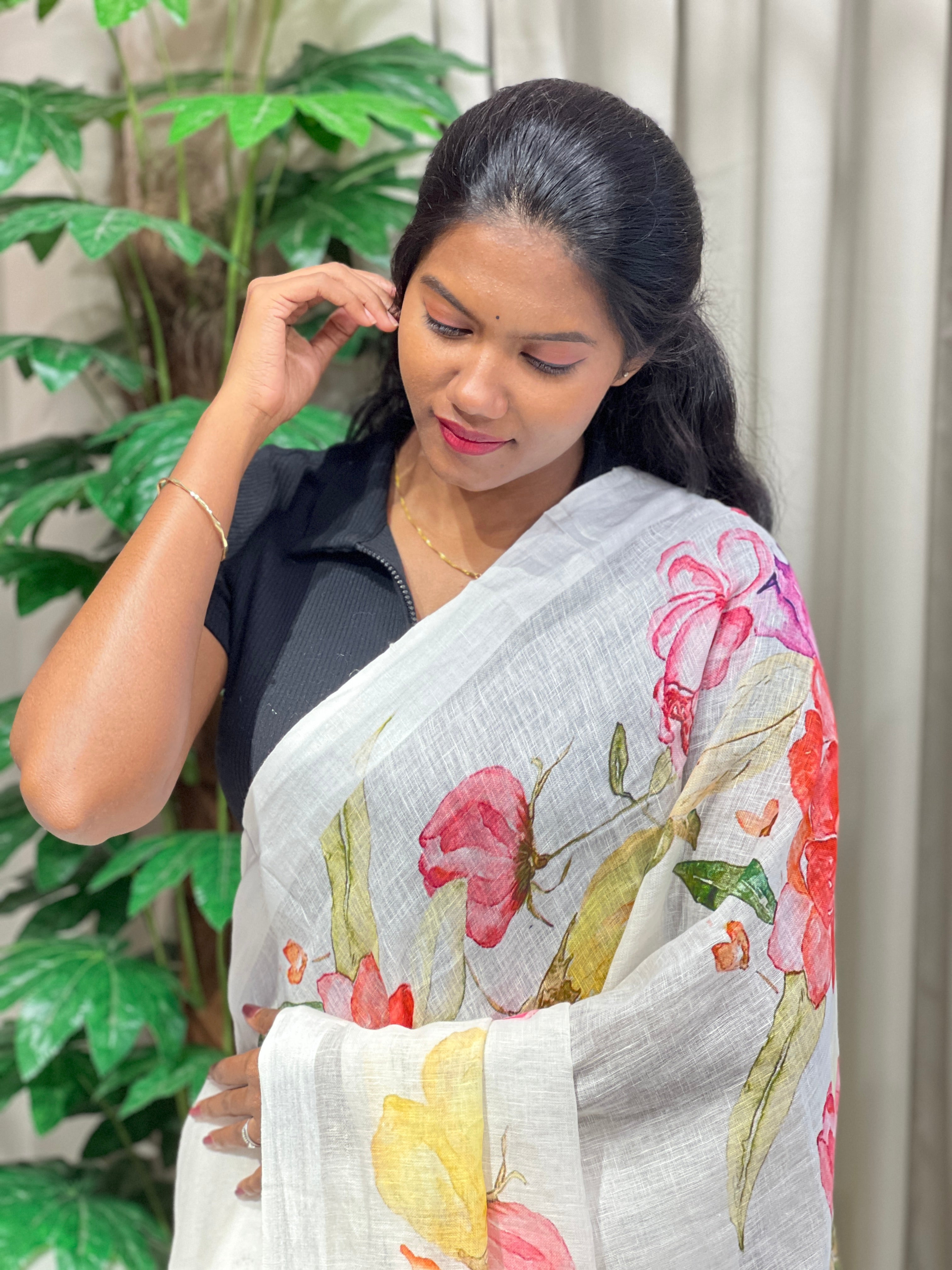 Floral Digital Printed Pure Linen Saree | MR431