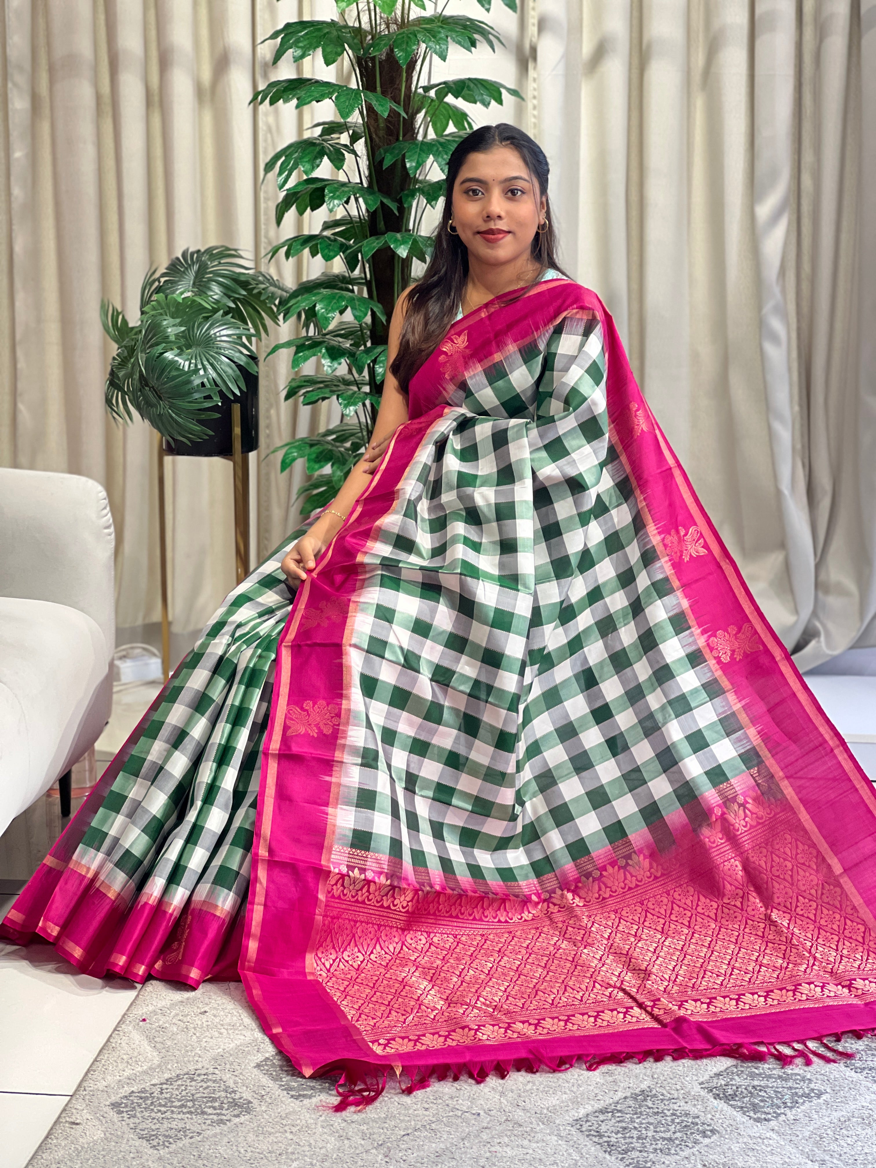 Check Woven Hand Loom Soft Silk Saree | SMT157