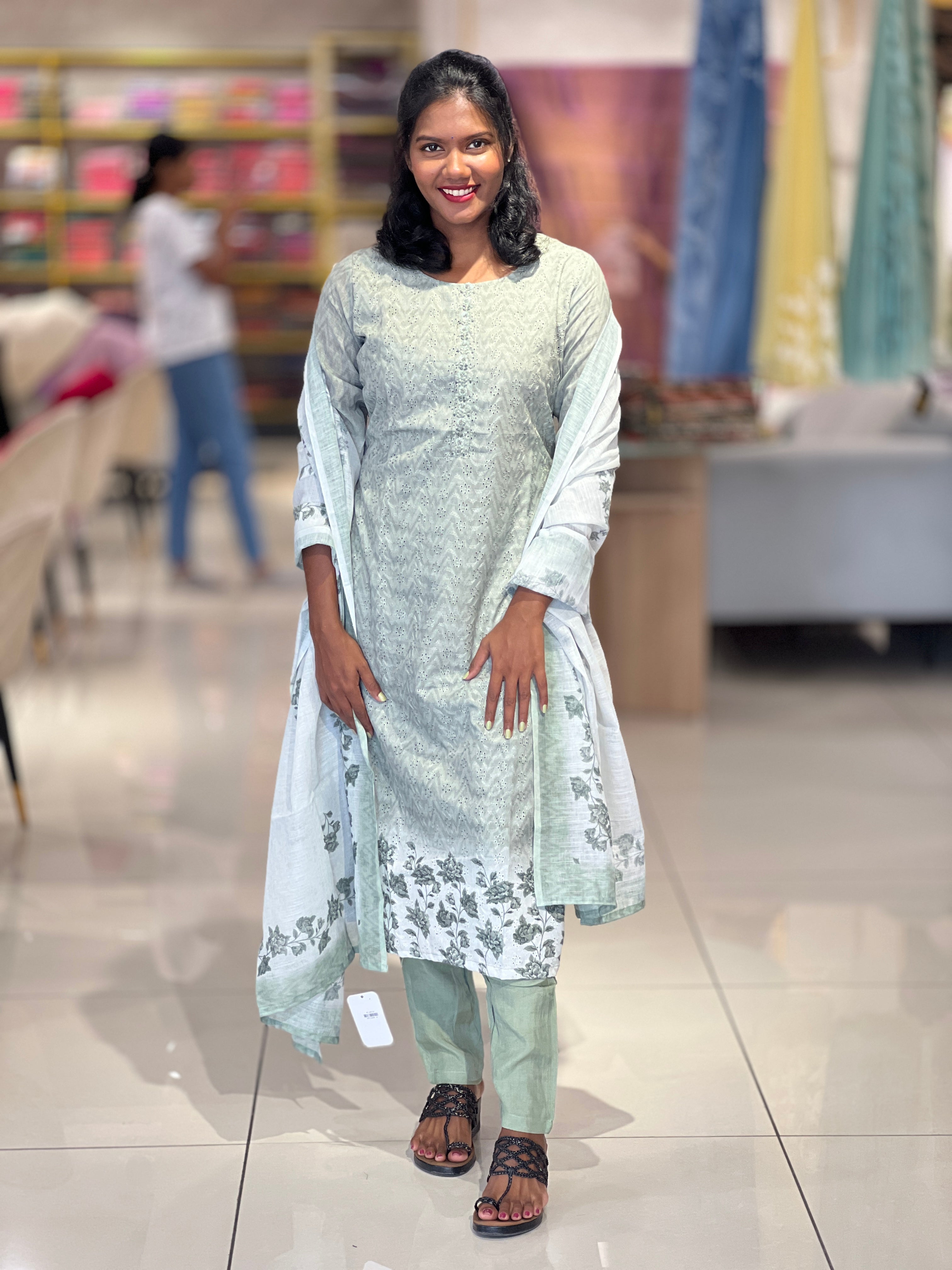 Embroidery & Hakoba Detailed Cotton Kurta Set | VFD134