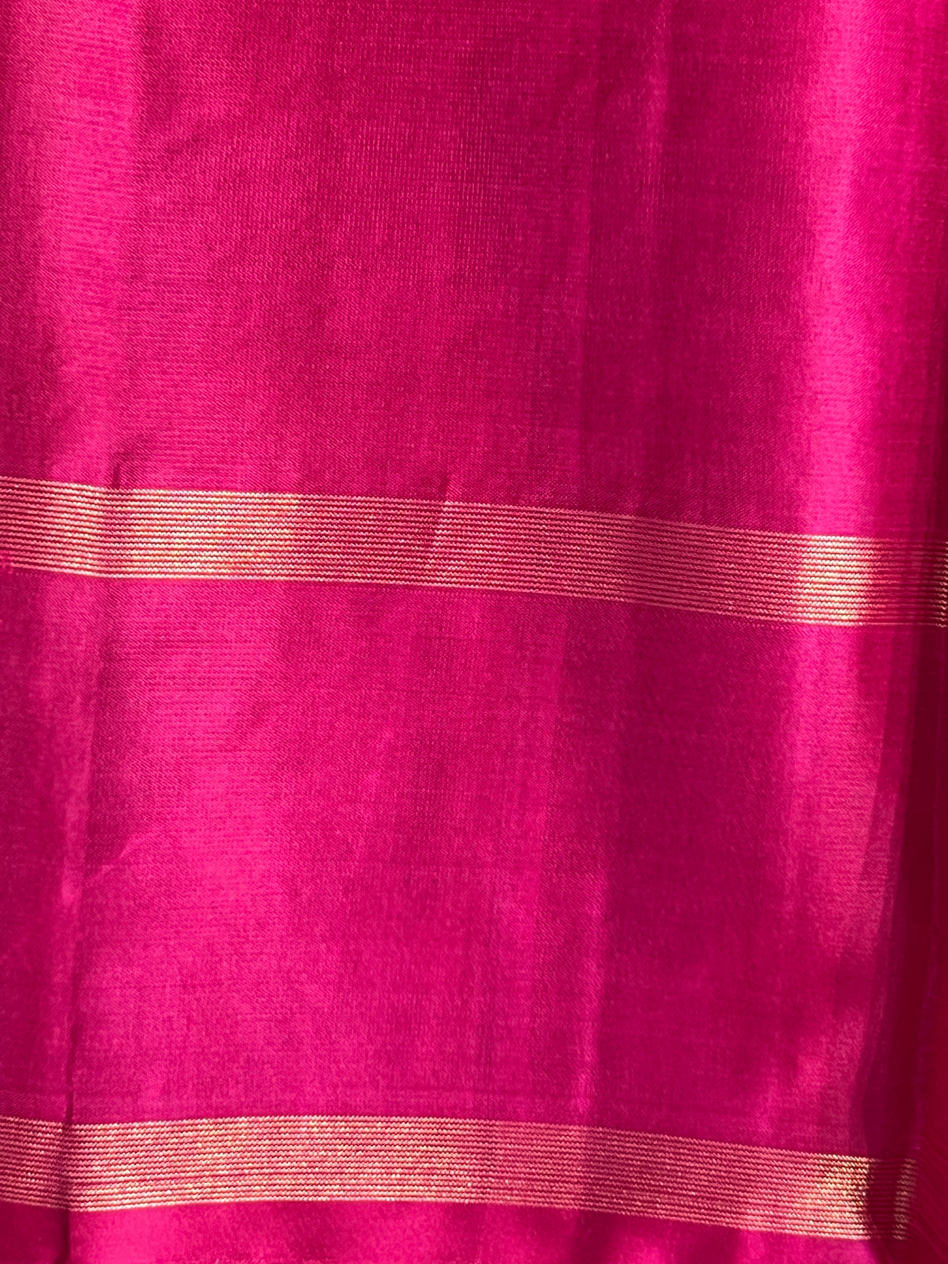 Check Woven Hand Loom Soft Silk Saree | SMT157