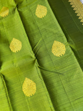 Traditional Buta Pattern Kanchipuram Saree | OM185