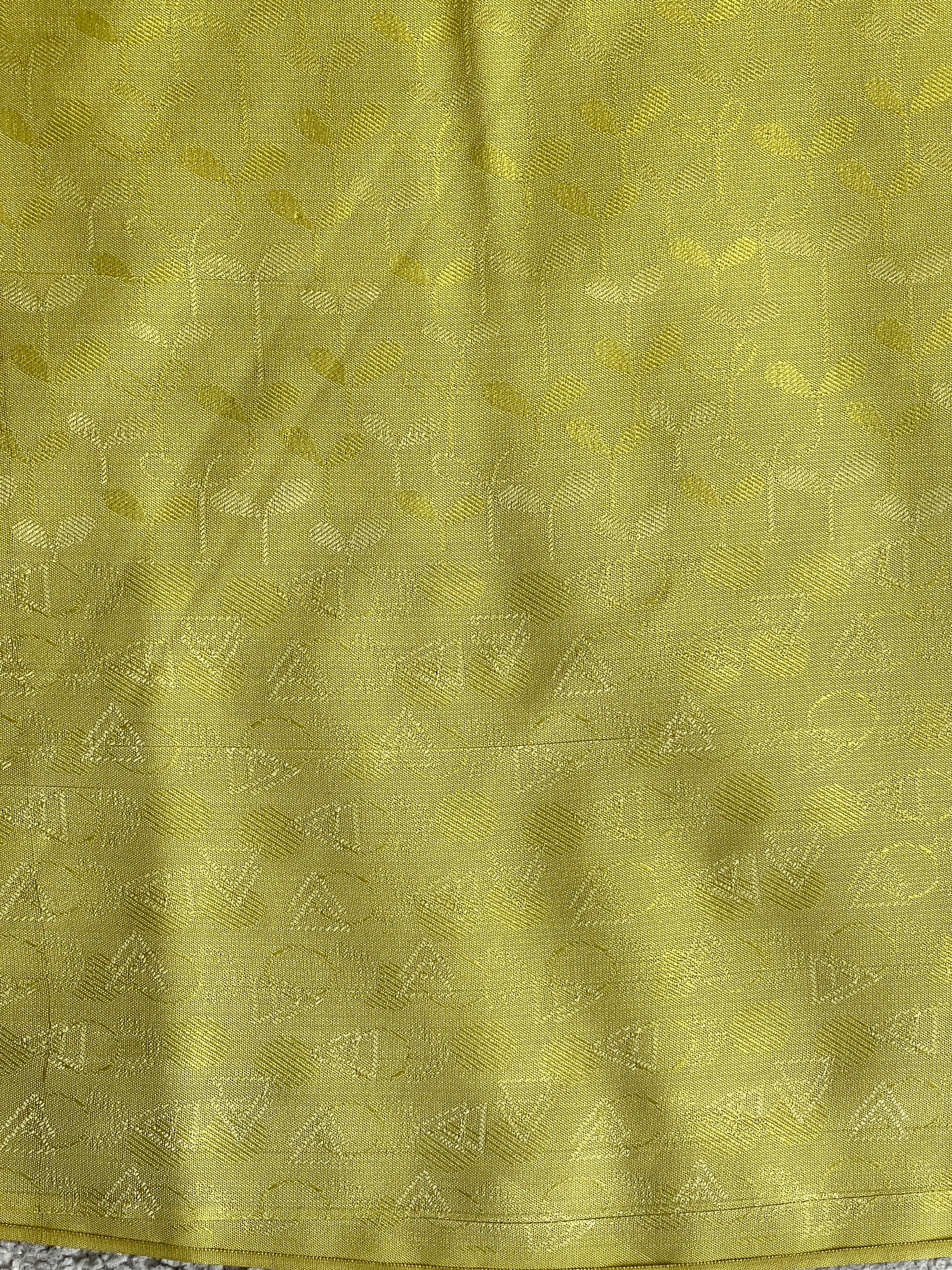 Embossed Weaved Pattern Semi Soft Silk Saree | RTD126
