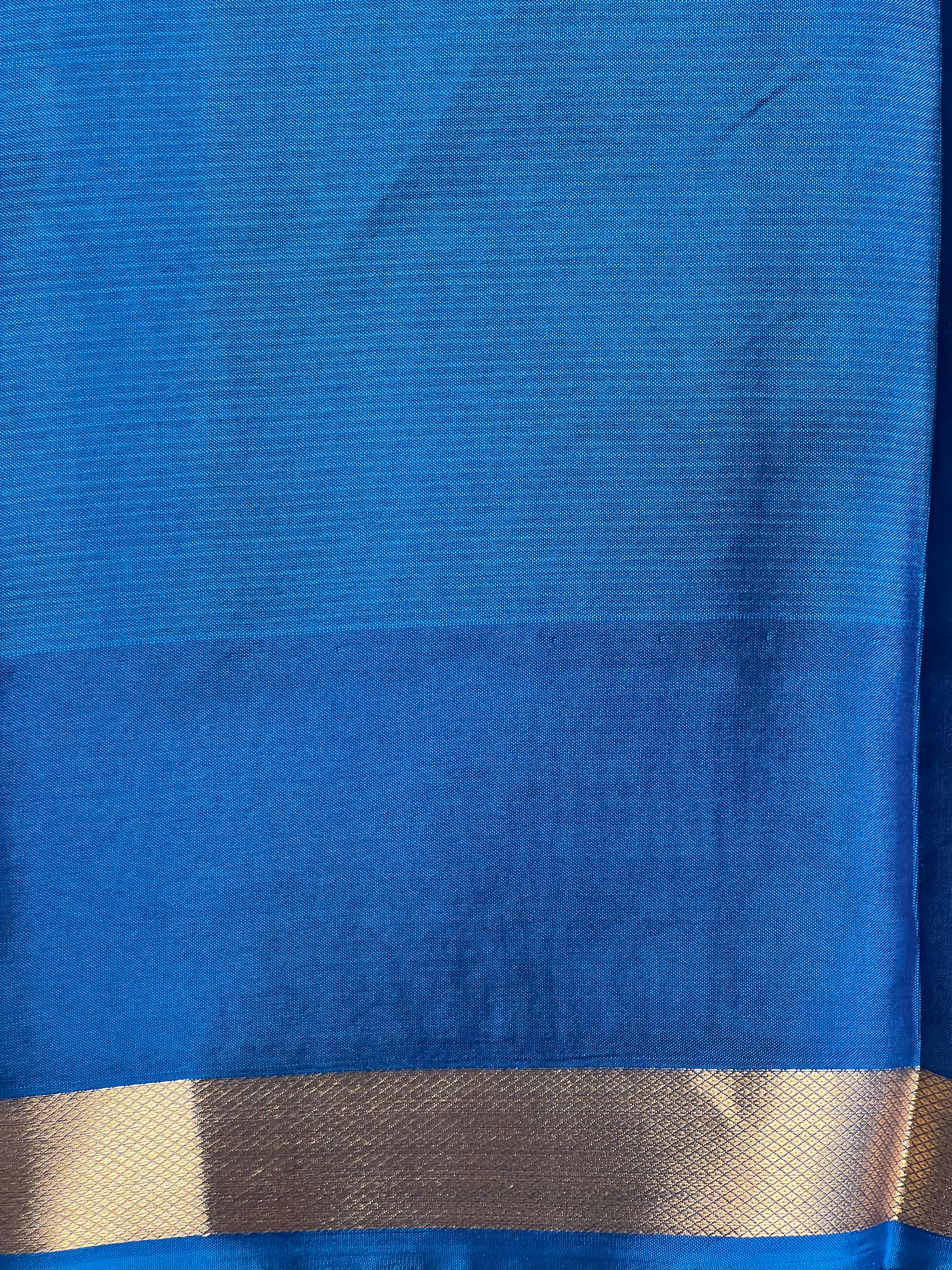Traditional Line Woven Pattern Soft Silk Saree | SMT220
