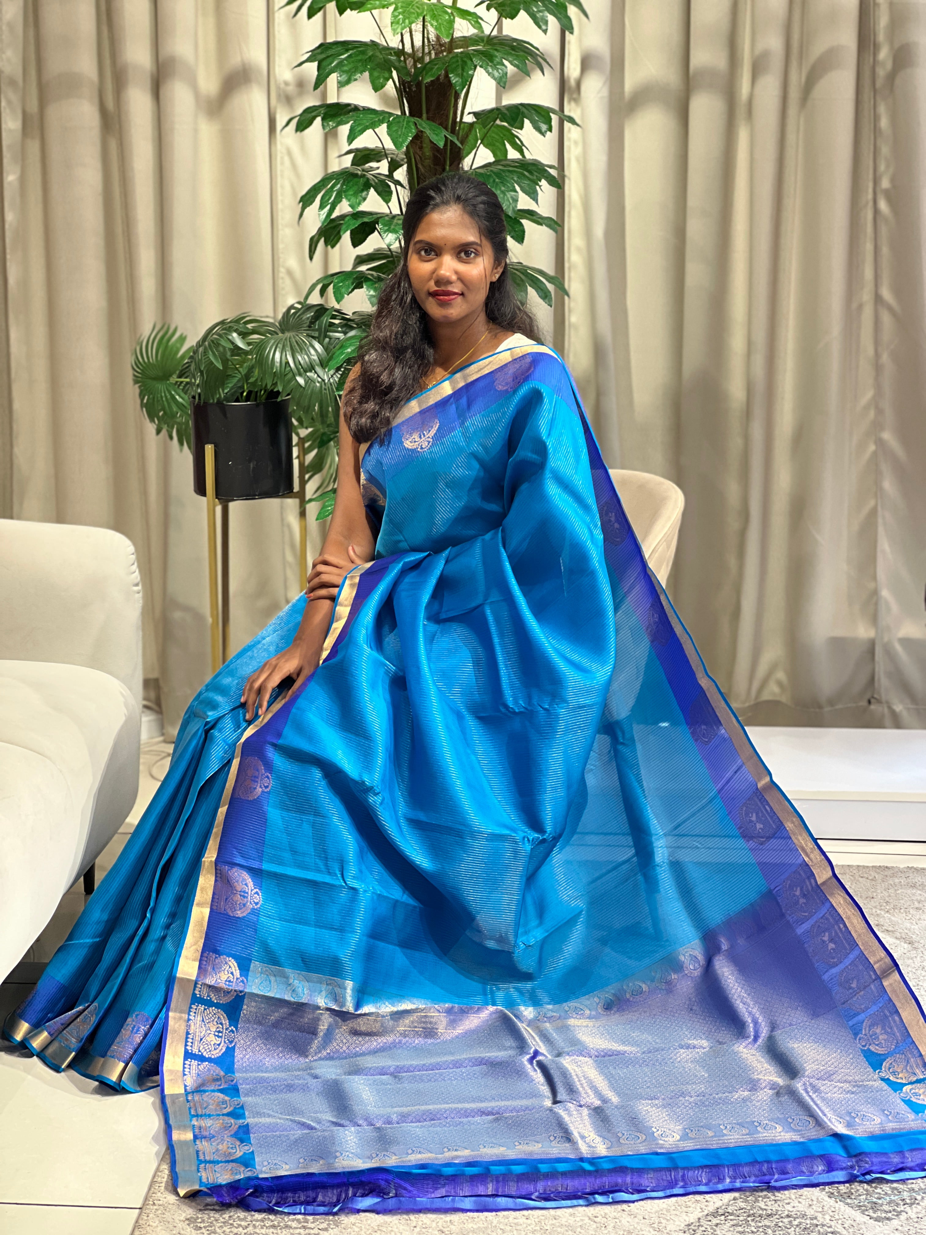 Traditional Line Woven Pattern Soft Silk Saree | SMT222