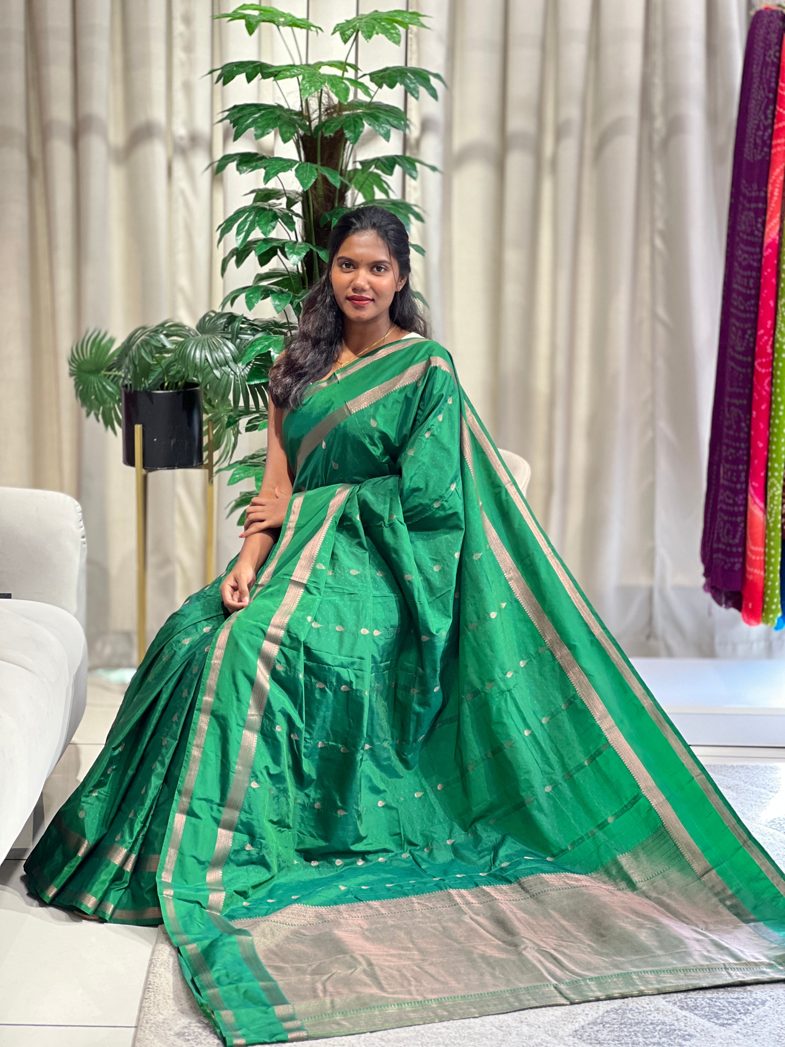 Buta Woven Design Semi Soft Silk Saree | SEN102