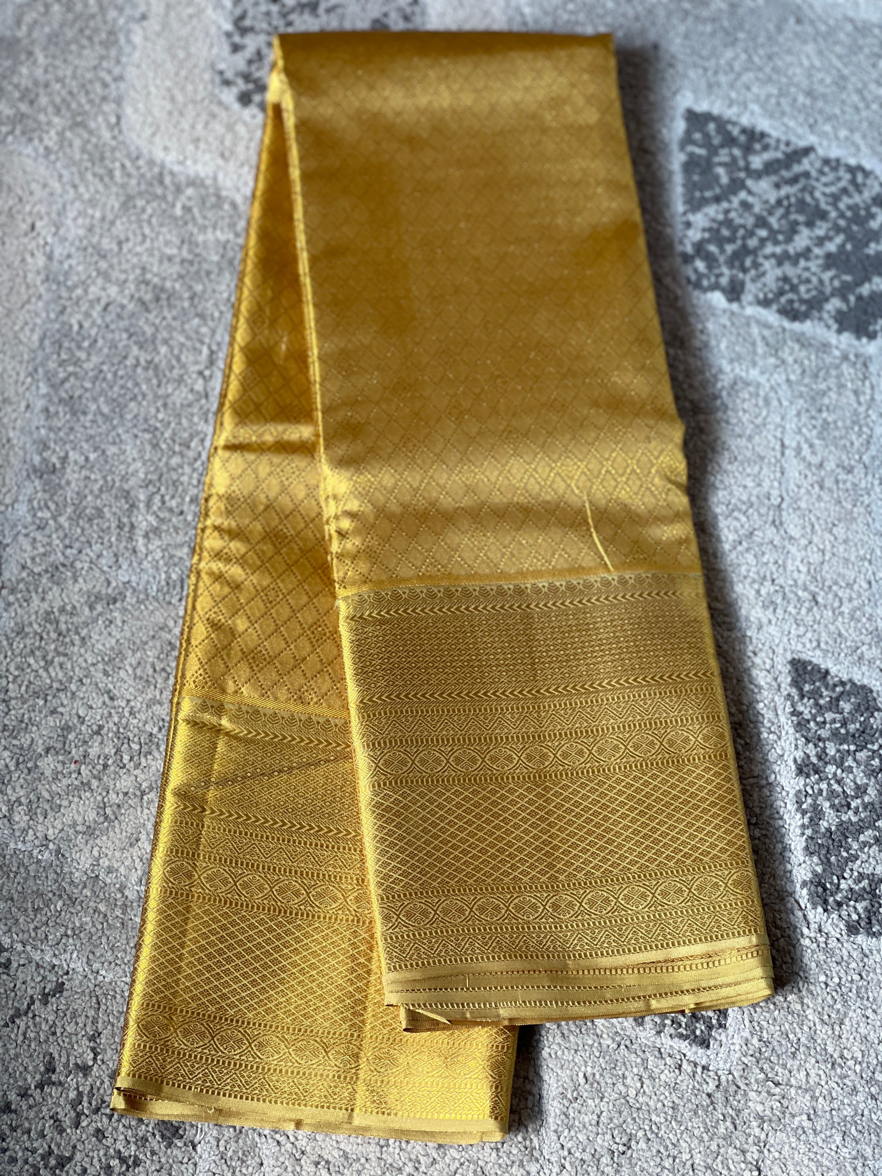 Diamond Weaving Pattern Kanchipuram Saree | OM225