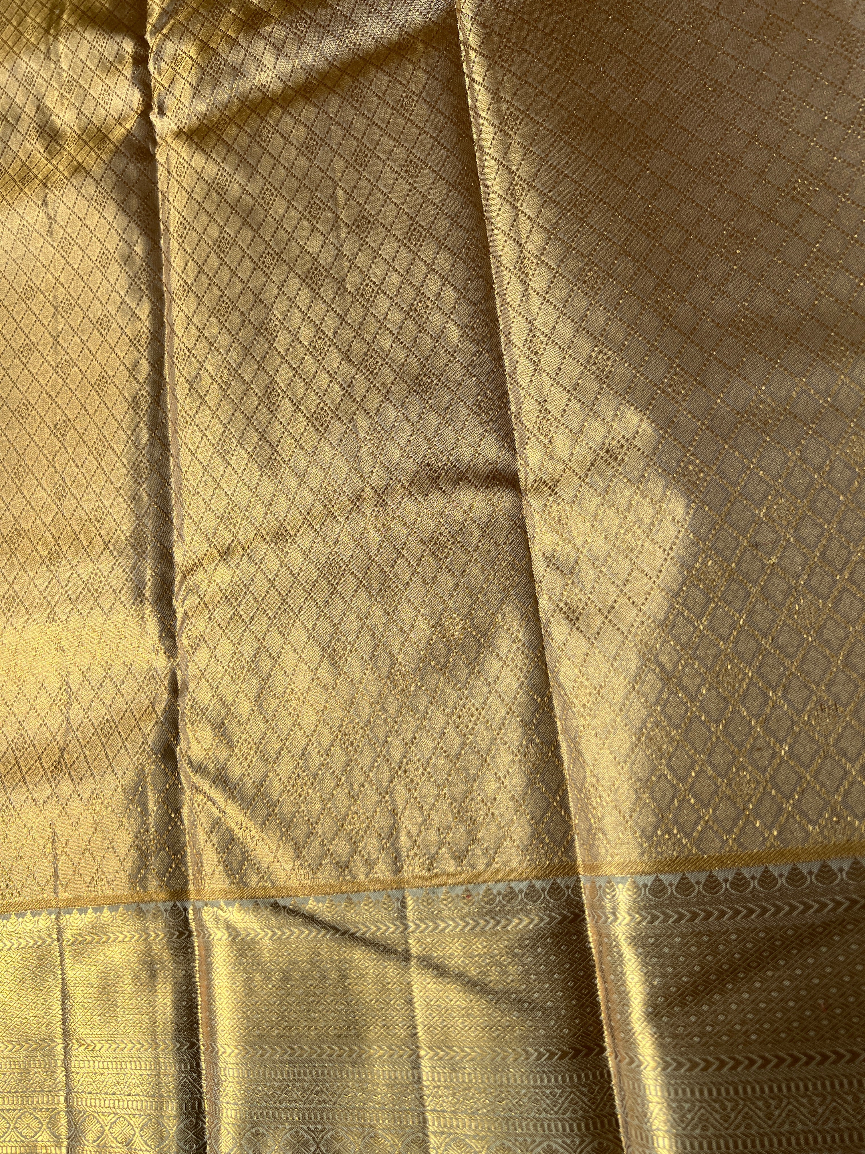 Diamond Weaving Pattern Kanchipuram Saree | OM225