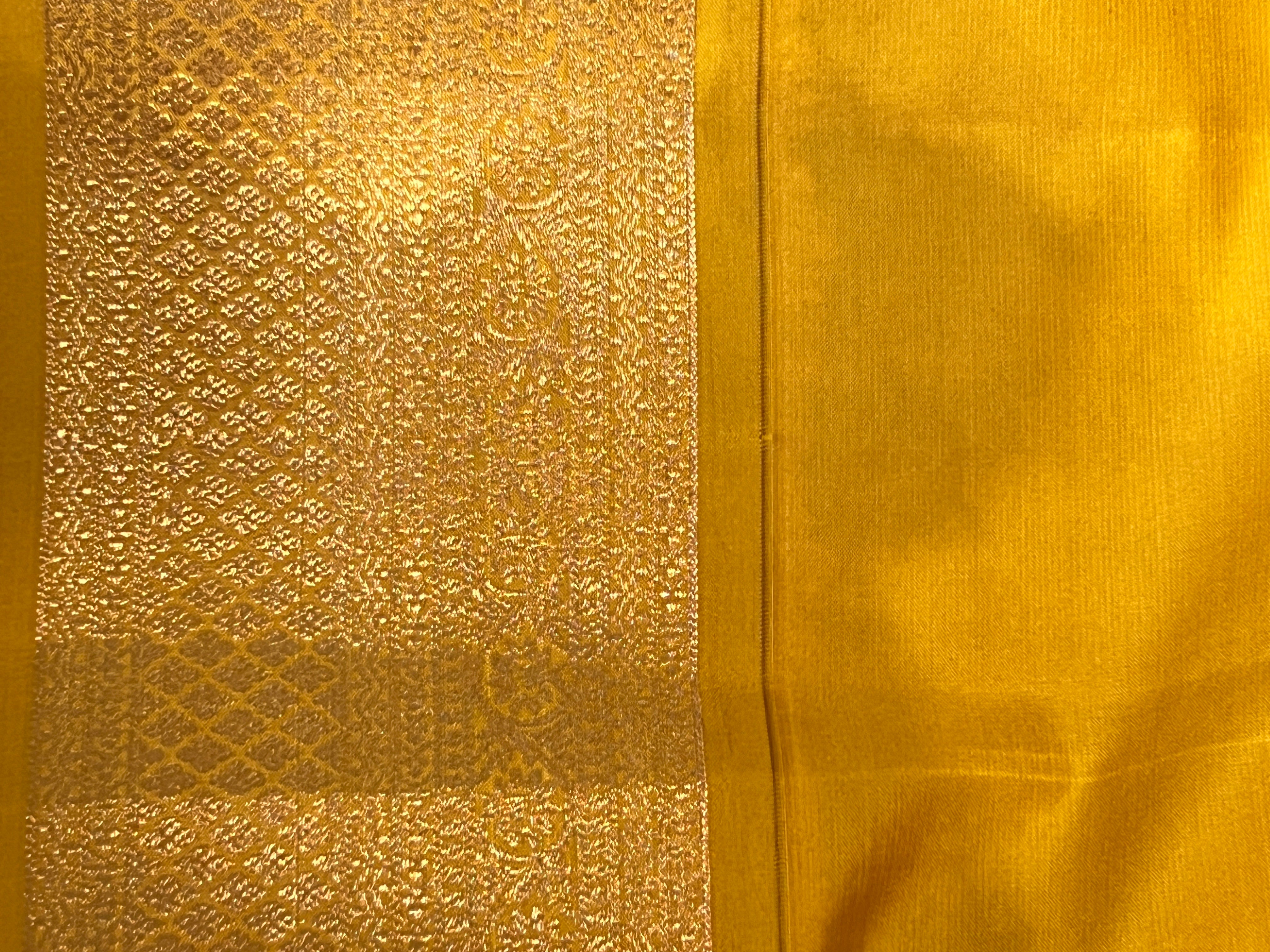 Contrast Pattern Border Soft Silk Saree | RMR135