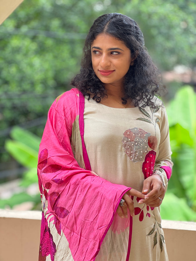 Pitai Worked Muslin Finish Kurta Set | FW176