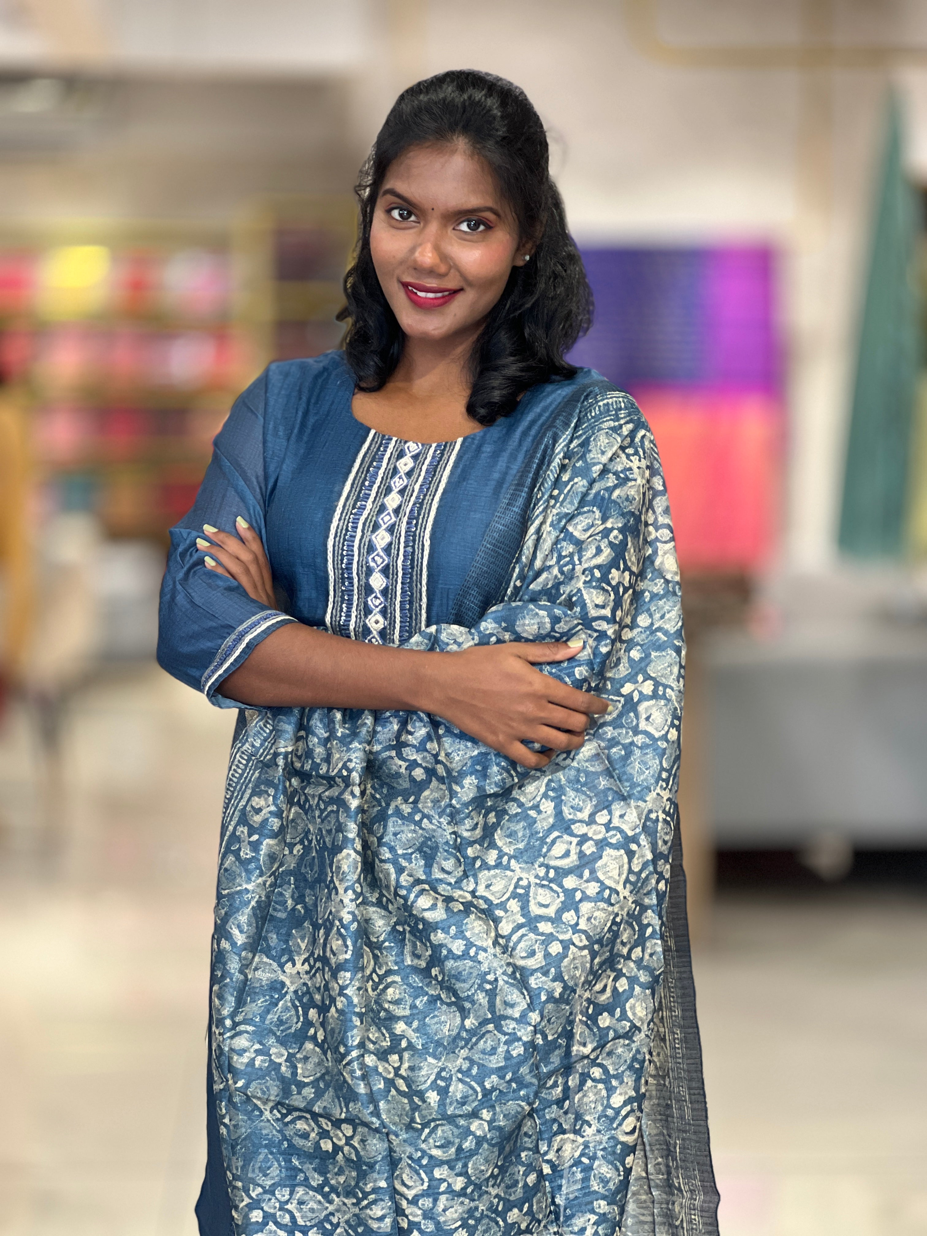 Embroidery Detailing  Chanderi Finish Kurta Set | VAN155