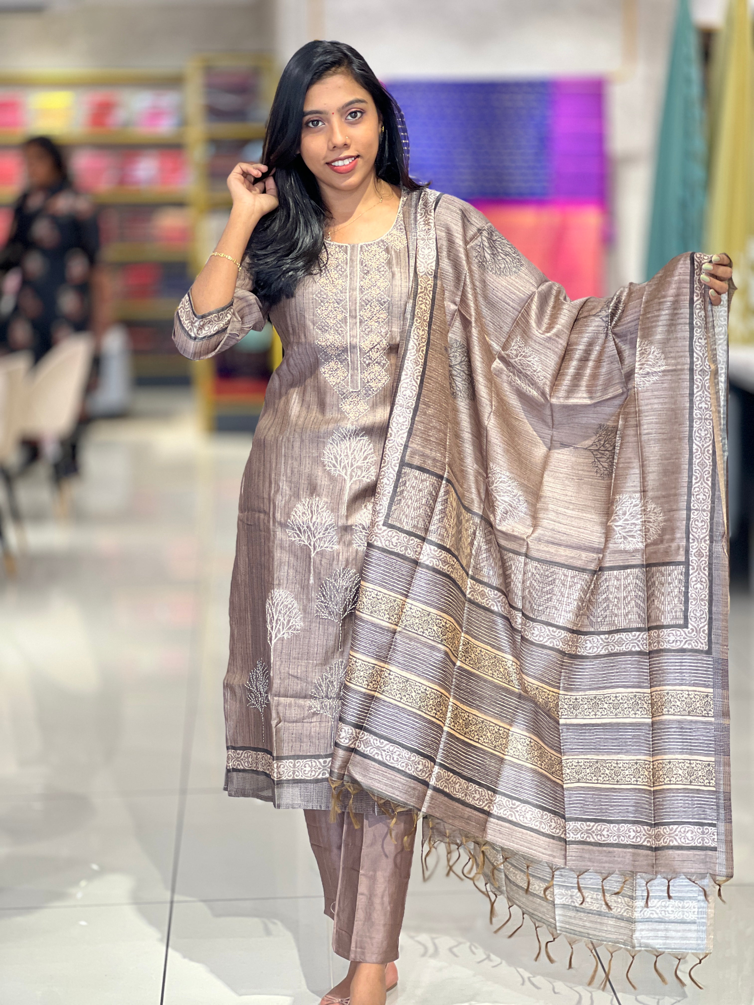 Embroidery Chanderi Finish Kurta Set | VAN156