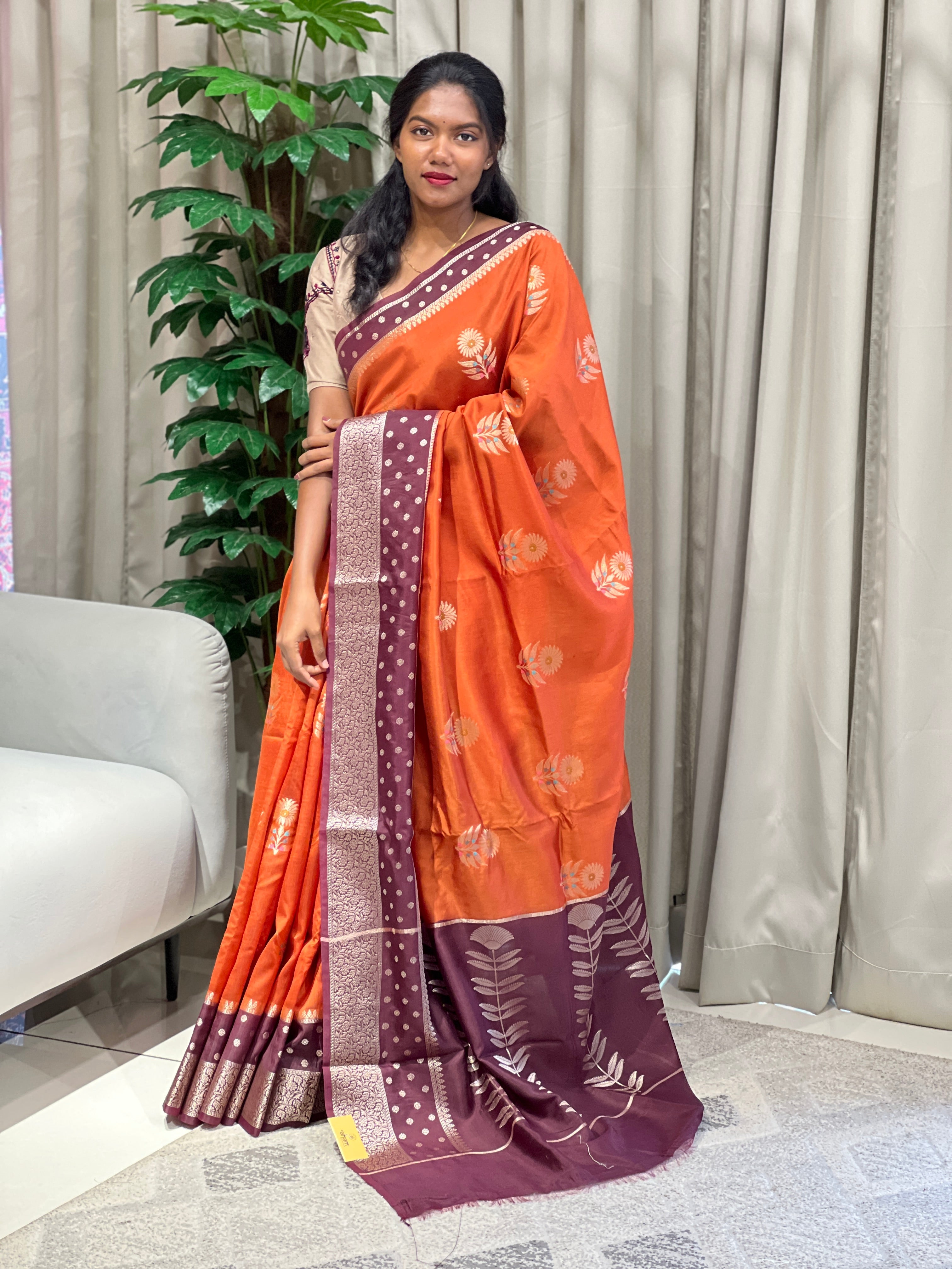 Zari And Thread Woven Banrasi Silk Saree | NN443