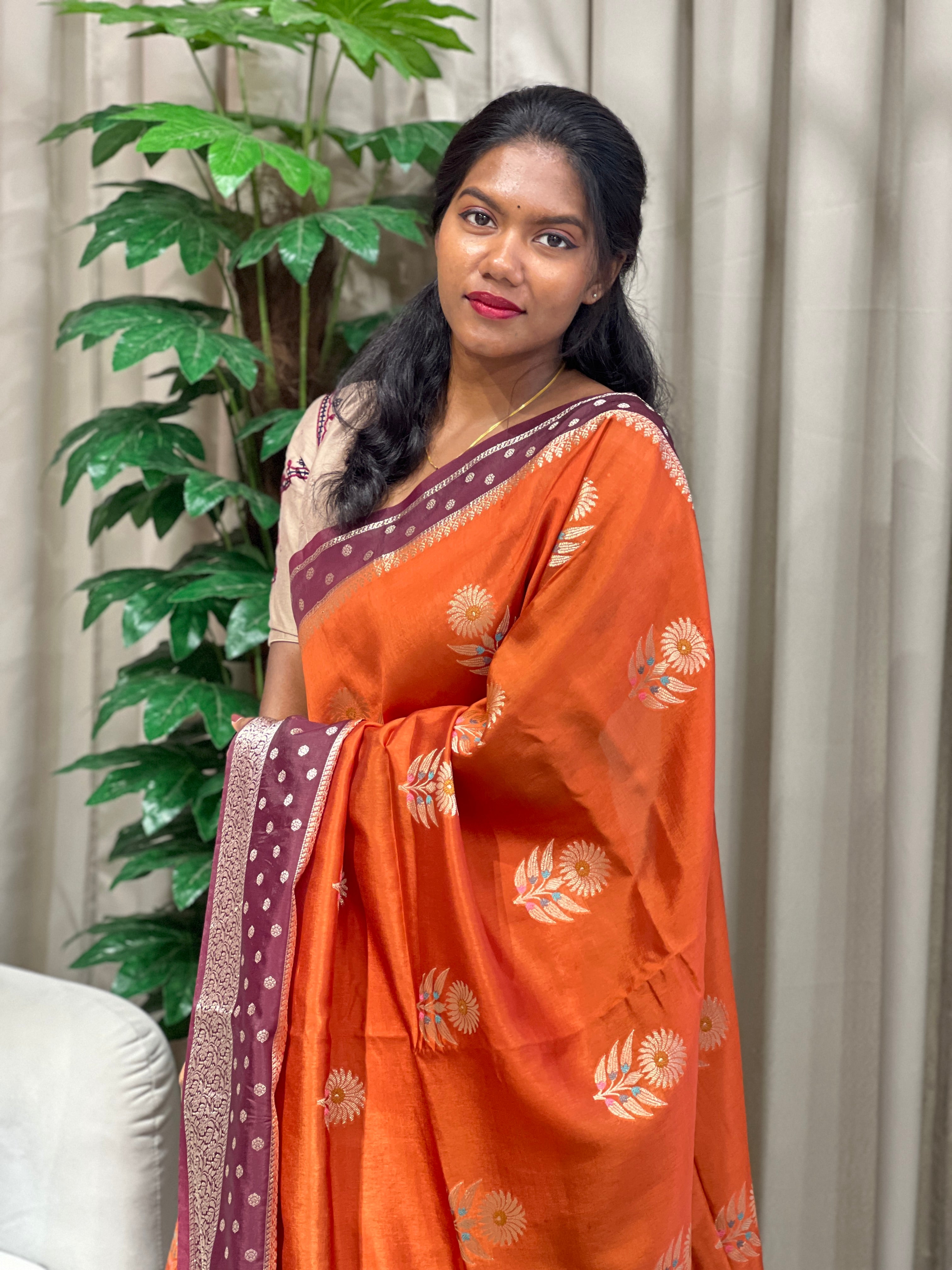 Zari And Thread Woven Banrasi Silk Saree | NN443