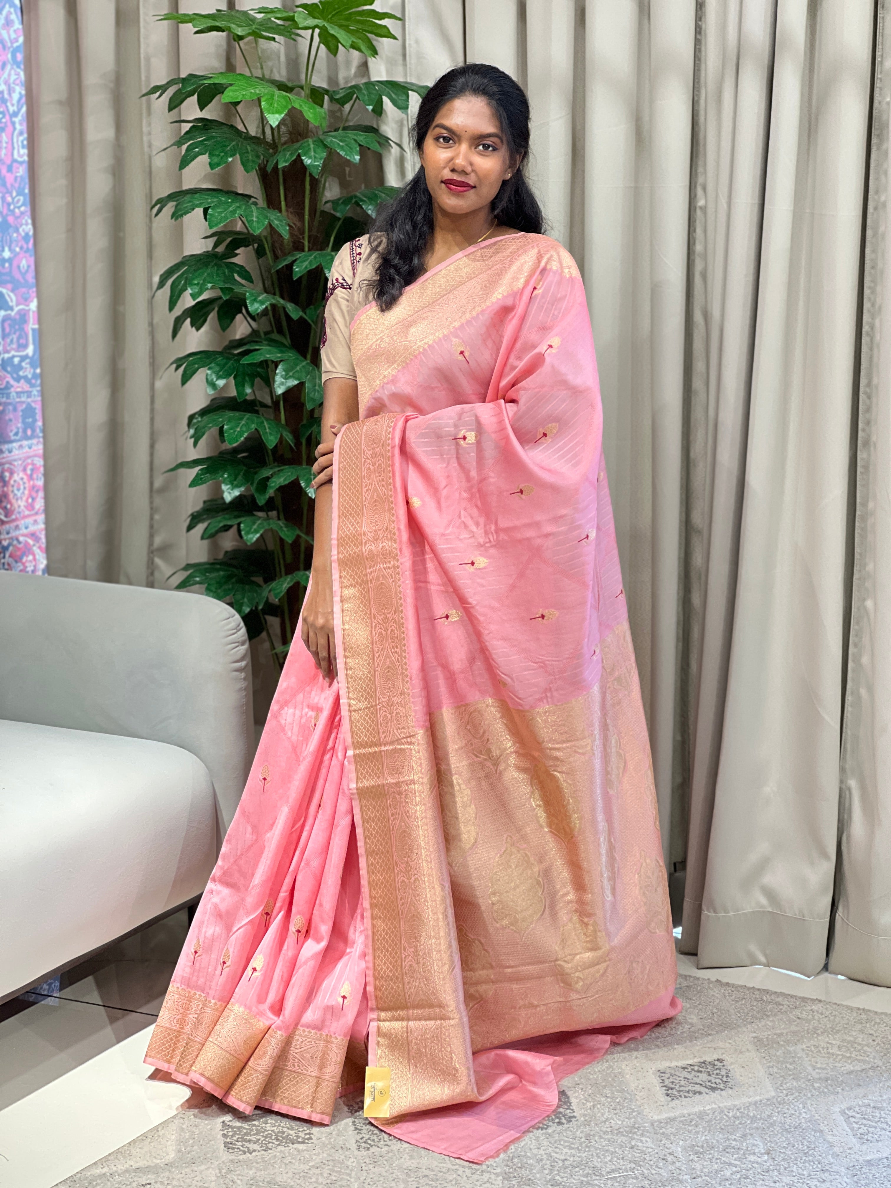 Zari And Thread Woven Banarasi Silk Saree | NN446