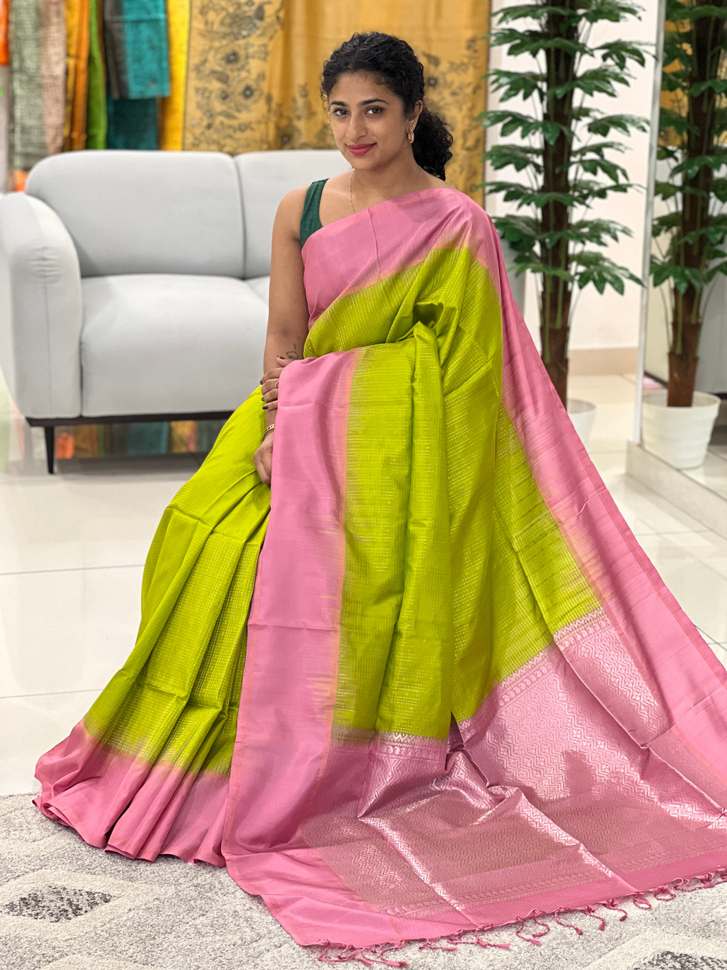 Line Weaving Pattern Soft Silk Kanchipuram Saree | GSH127