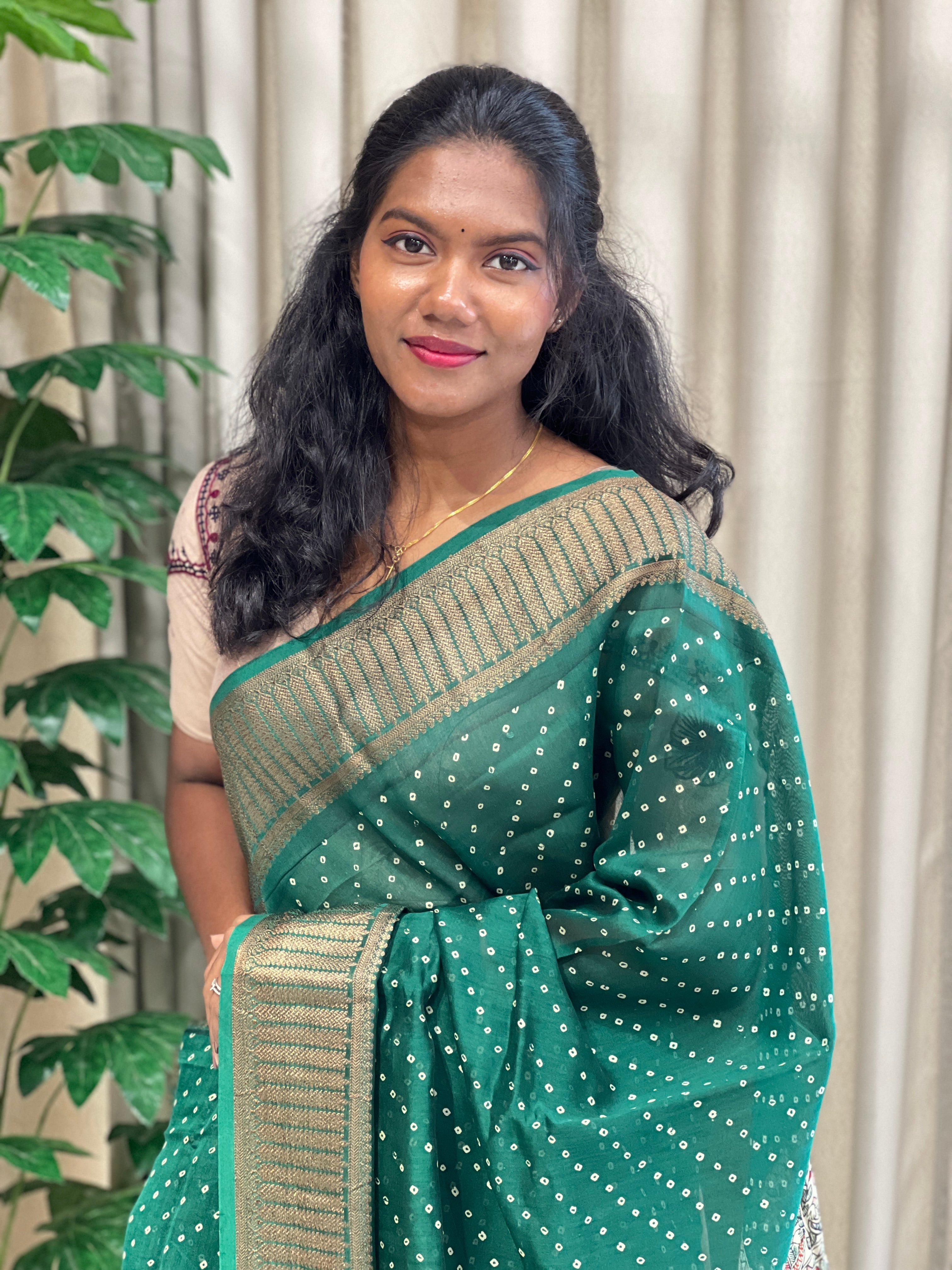 Bandhani Tie And Dye Patterned Chanderi Saree | RGD931R