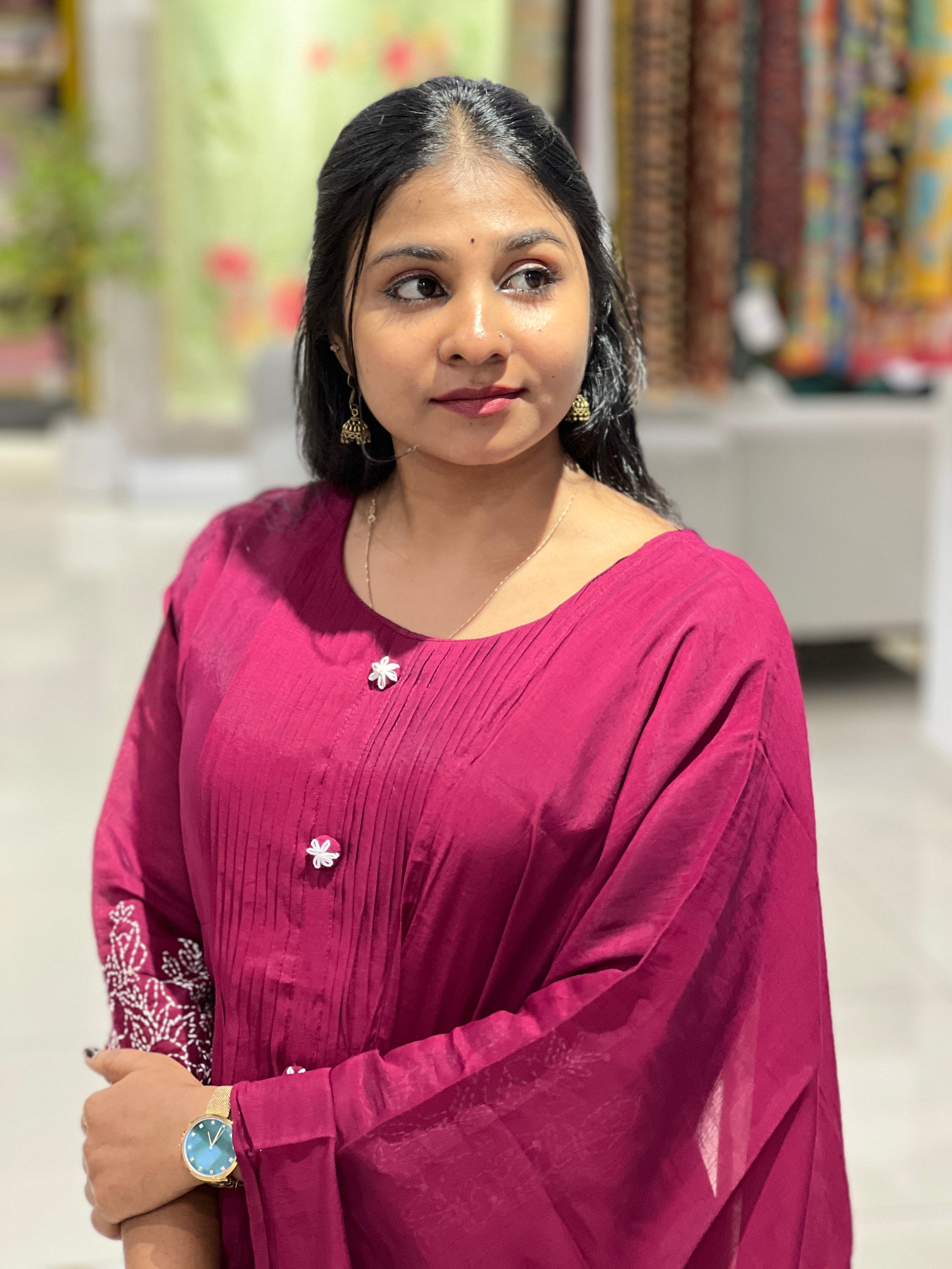 Hand Kantha Embroidery Detailed Muslin Finish Kurta Set | FW343