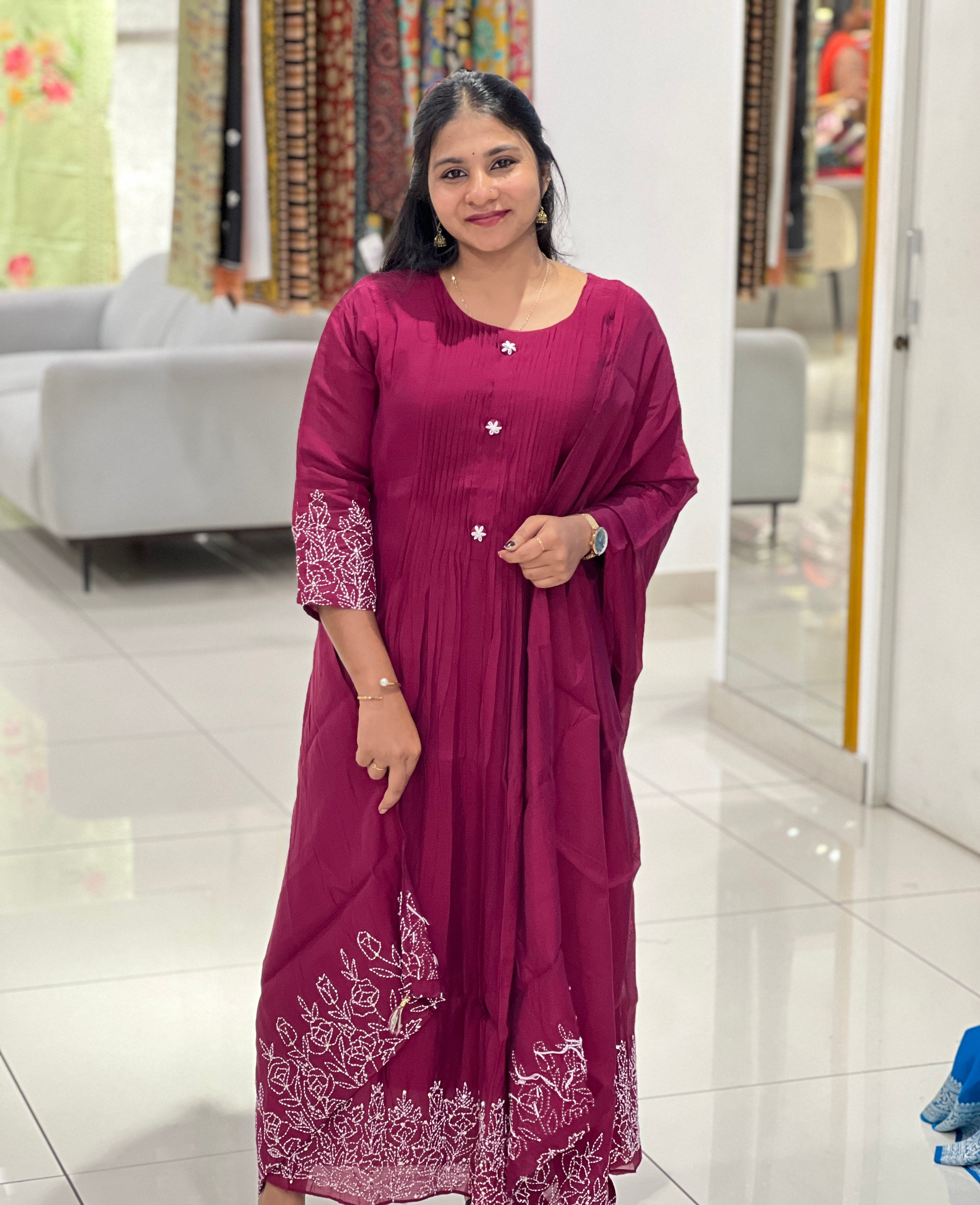 Hand Kantha Embroidery Detailed Muslin Finish Kurta Set | FW343