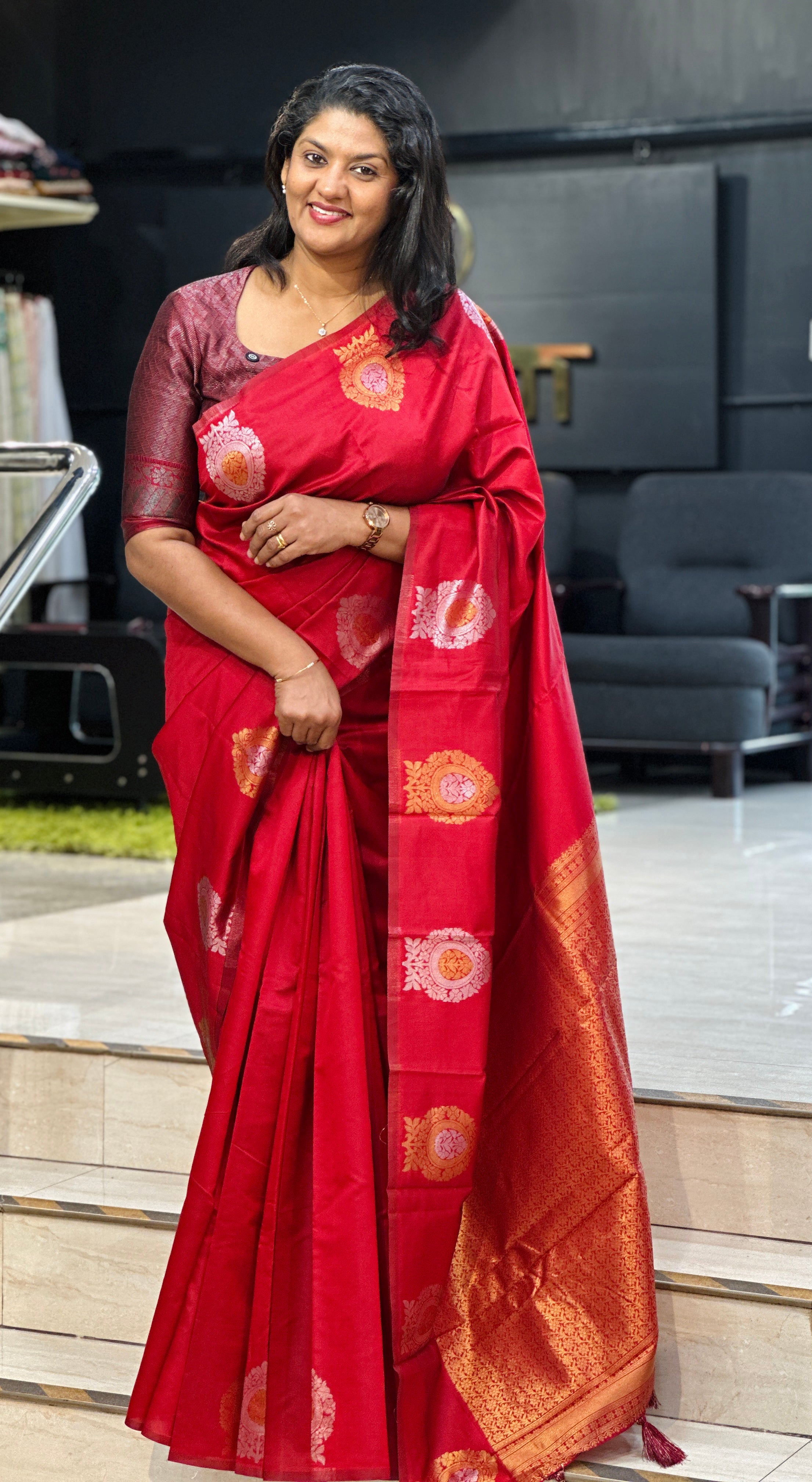 Zari Woven Motif Semi Silk Saree | HT189