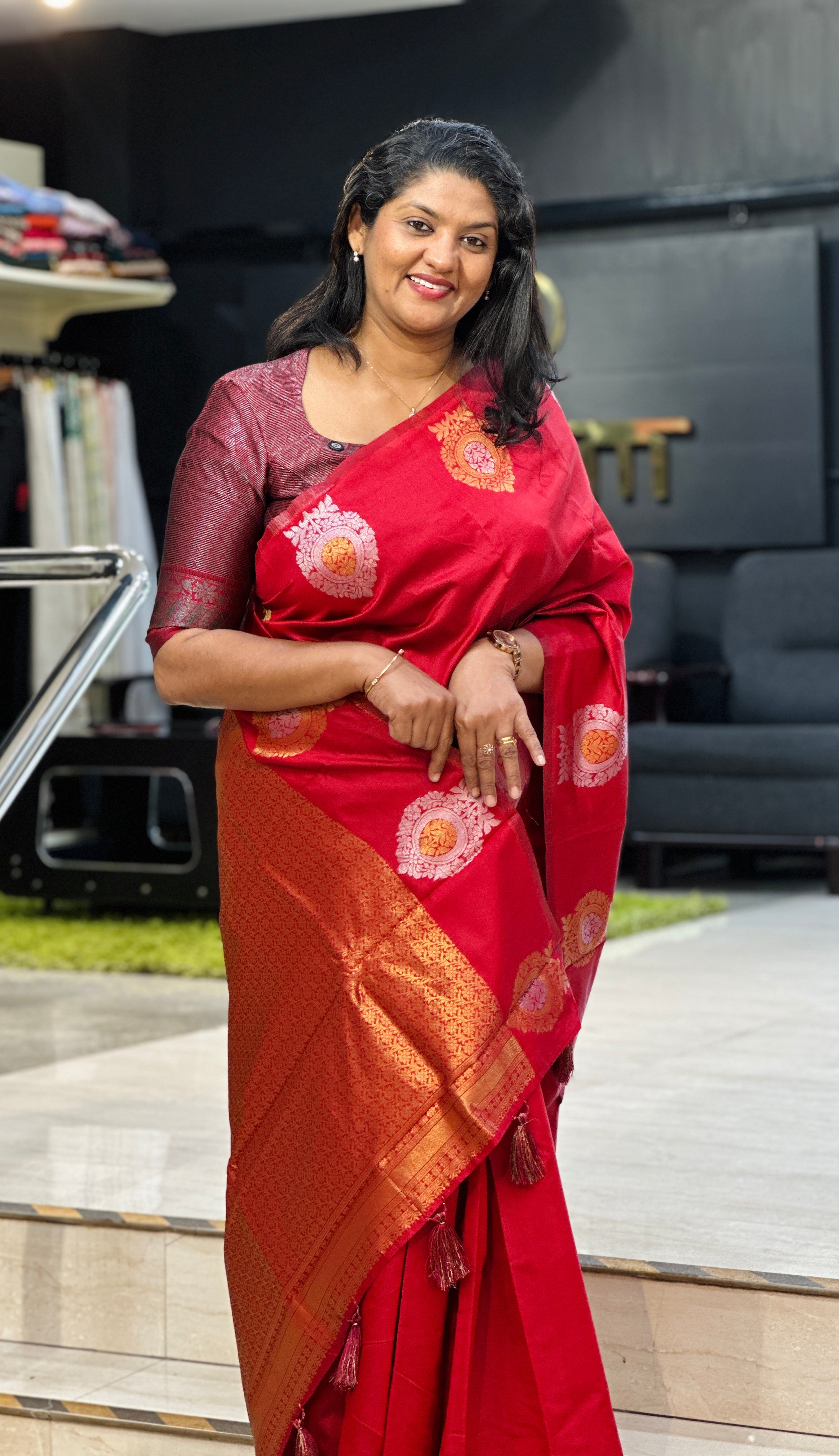 Zari Woven Motif Semi Silk Saree | HT189